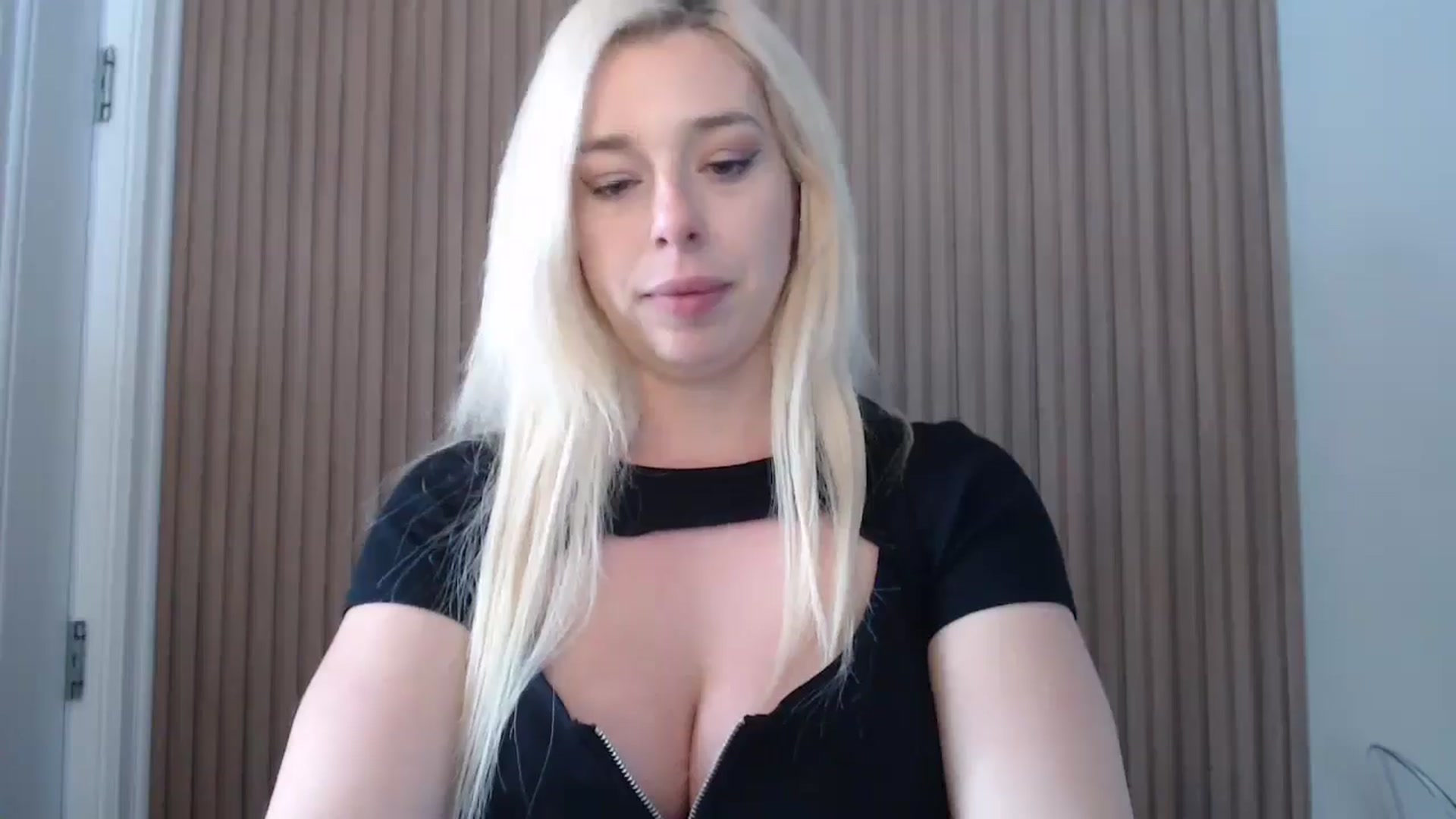 Gallery image thumbnail from Riley_Parks's myfreecams stream on, 03/01/2025, 17:00 image 11 of 20