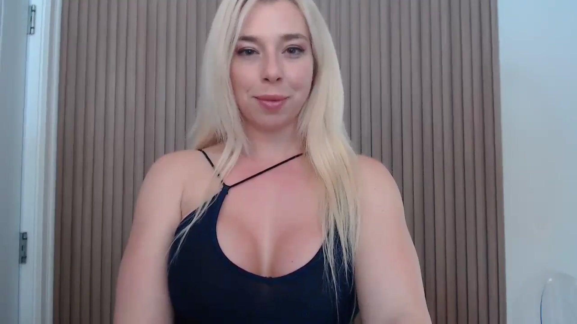 Gallery image thumbnail from Riley_Parks's myfreecams stream on, 03/03/2025, 20:59 image 19 of 20