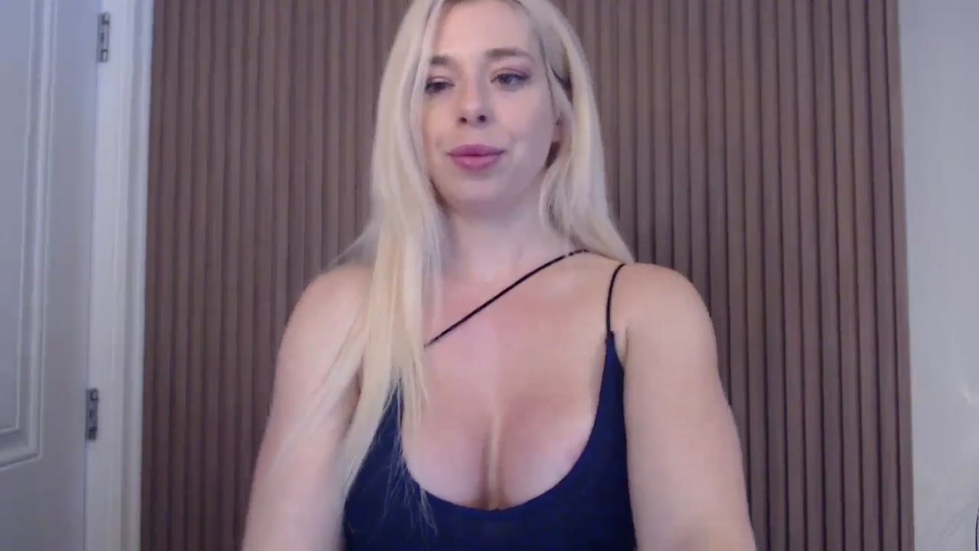 Gallery image thumbnail from Riley_Parks's myfreecams stream on, 03/03/2025, 22:54 image 19 of 20