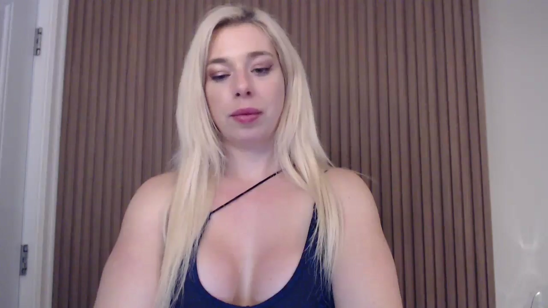 Gallery image thumbnail from Riley_Parks's myfreecams stream on, 03/04/2025, 24:58 image 7 of 20