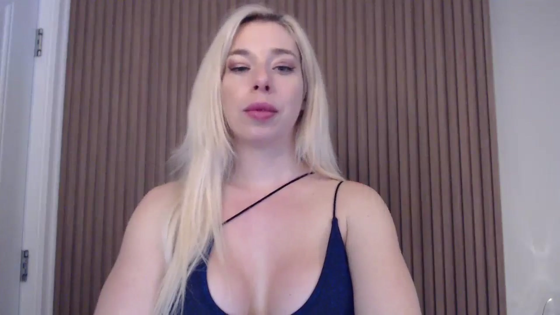 Gallery image thumbnail from Riley_Parks's myfreecams stream on, 03/04/2025, 24:58 image 6 of 20