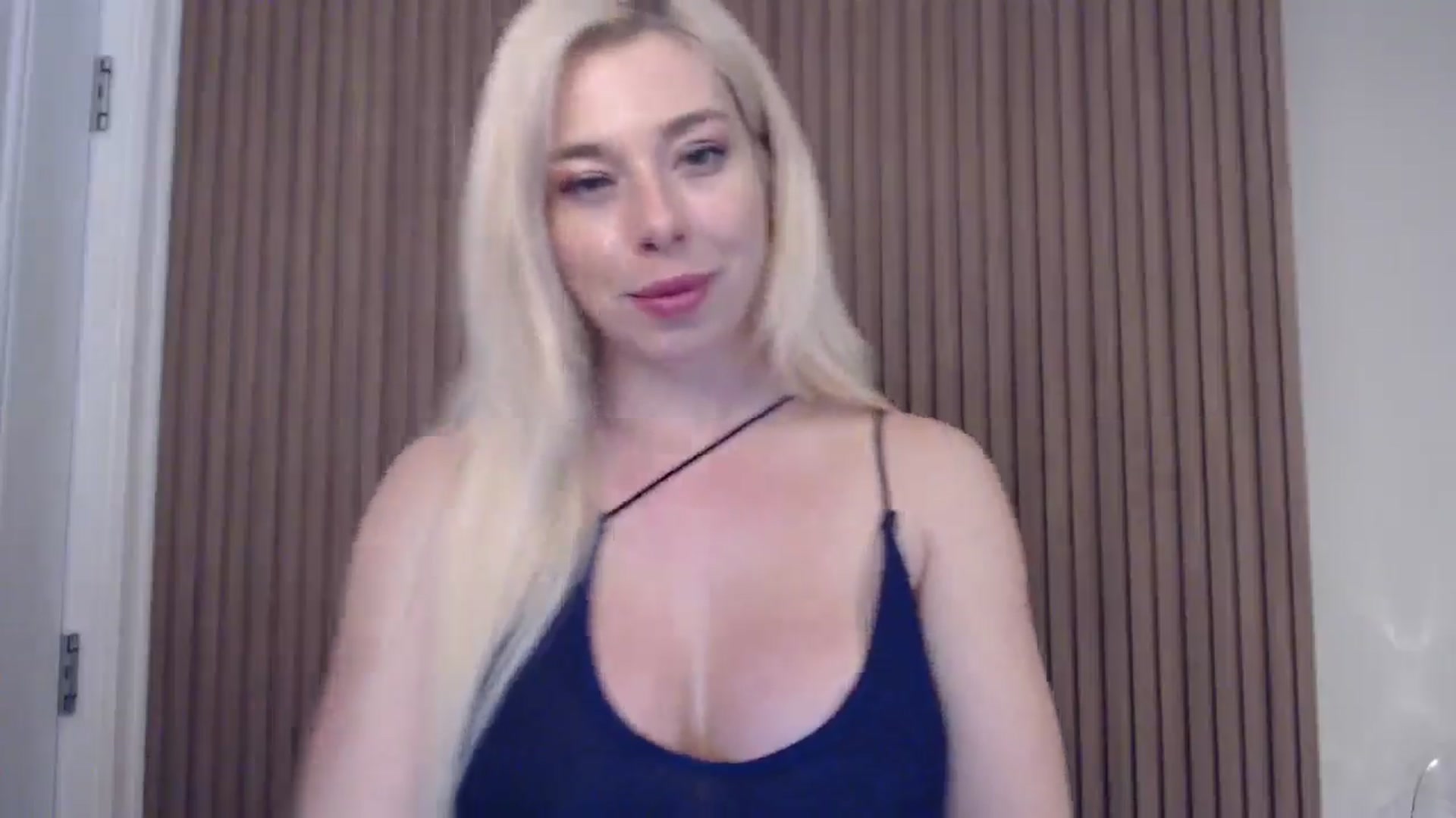 Gallery image thumbnail from Riley_Parks's myfreecams stream on, 03/04/2025, 24:58 image 15 of 20