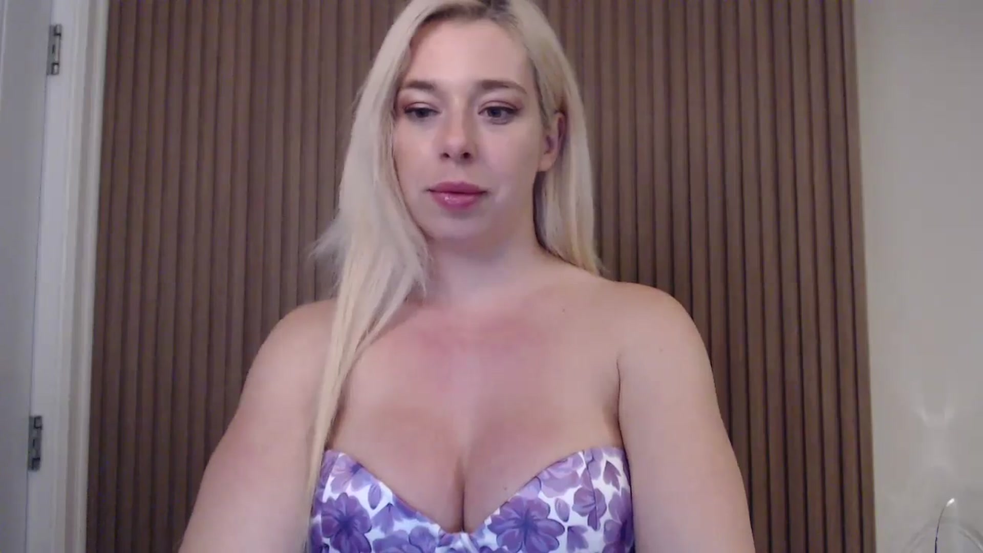 Gallery image thumbnail from Riley_Parks's myfreecams stream on, 03/04/2025, 02:42 image 9 of 20