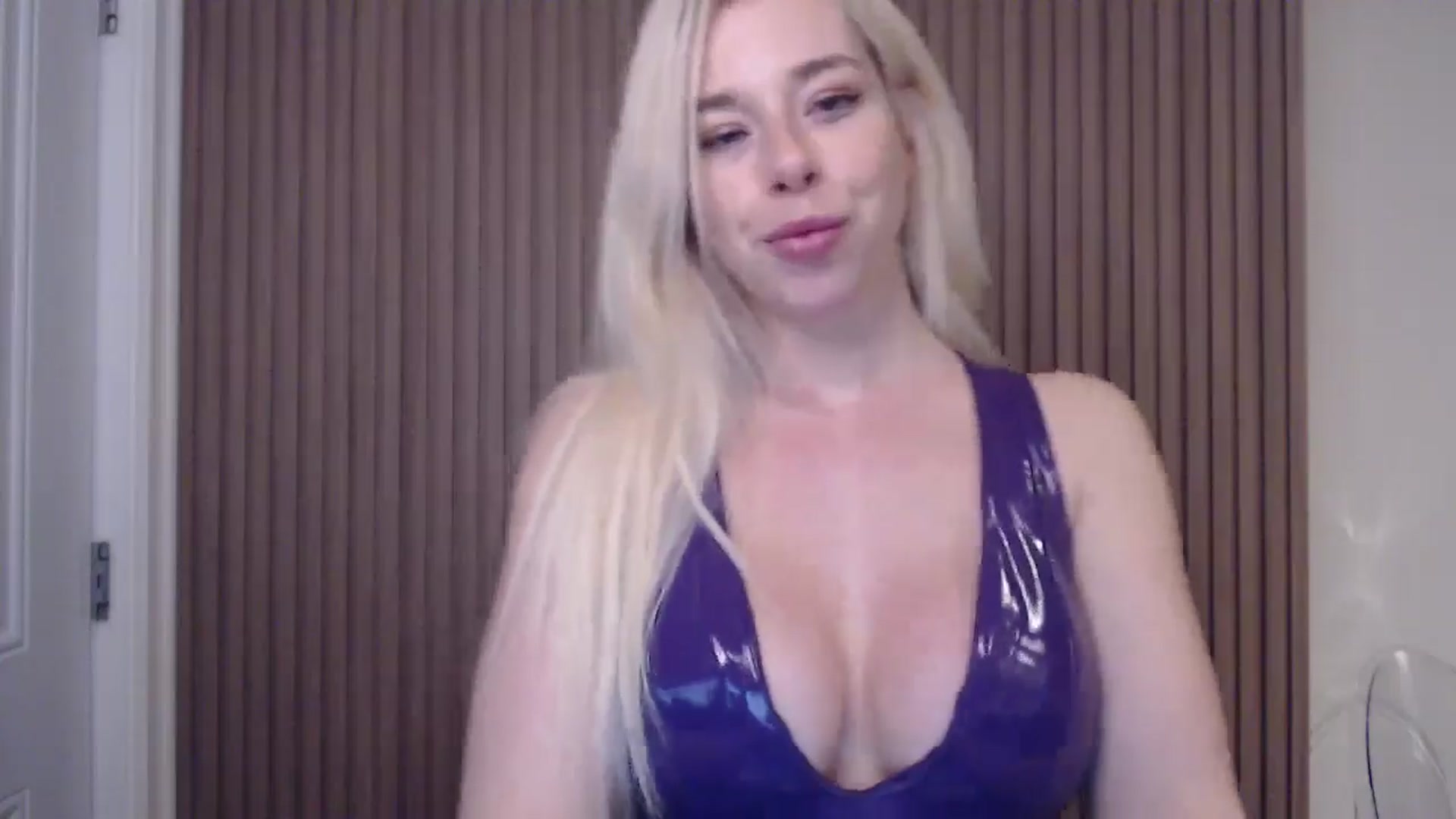 Gallery image thumbnail from Riley_Parks's myfreecams stream on, 03/06/2025, 01:28 image 12 of 20