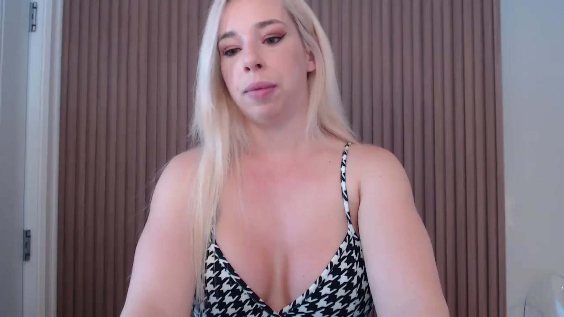 Gallery image thumbnail from Riley_Parks's myfreecams stream on, 03/07/2025, 12:29 image 6 of 20