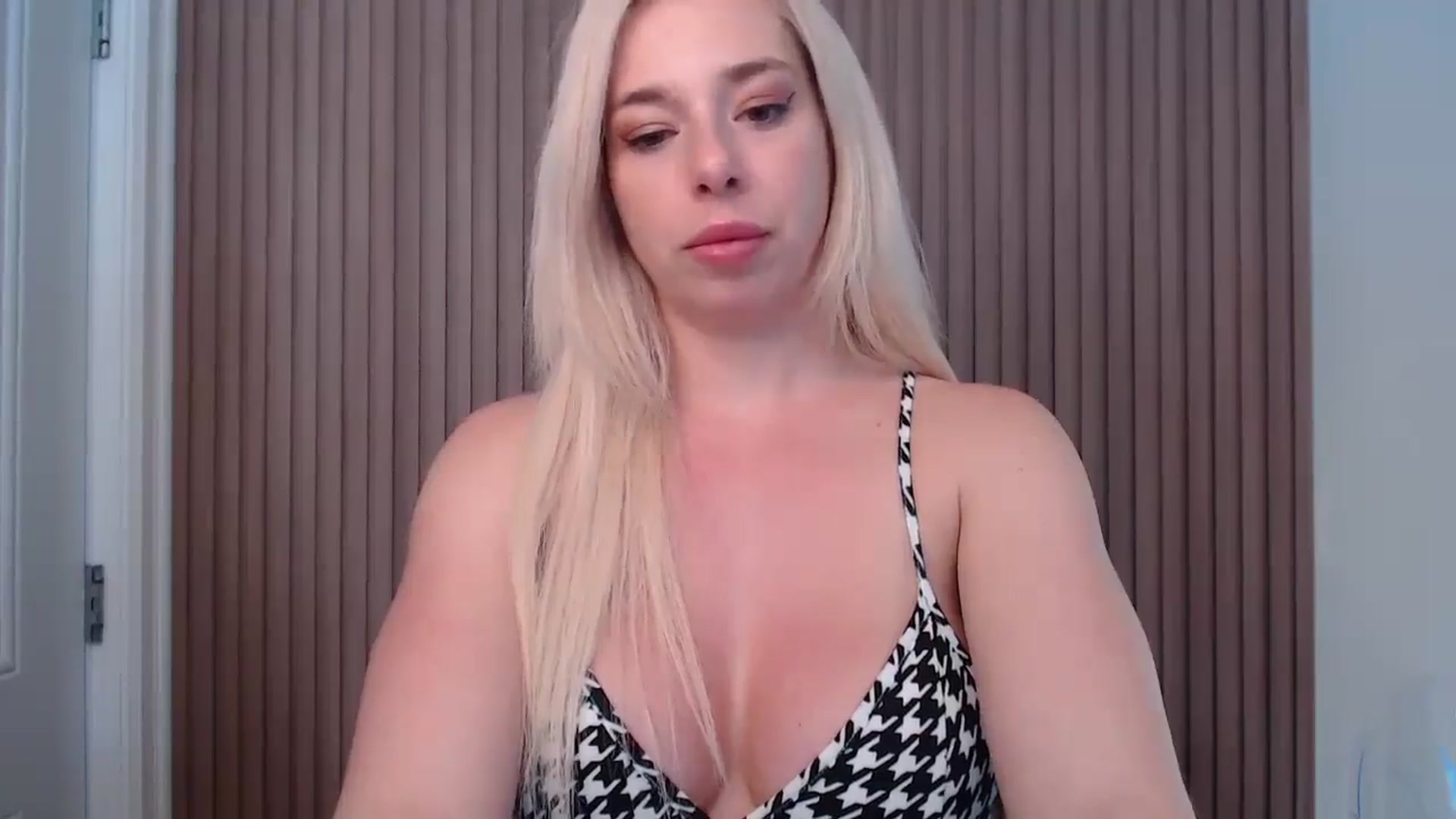 Gallery image thumbnail from Riley_Parks's myfreecams stream on, 03/07/2025, 21:40 image 19 of 20