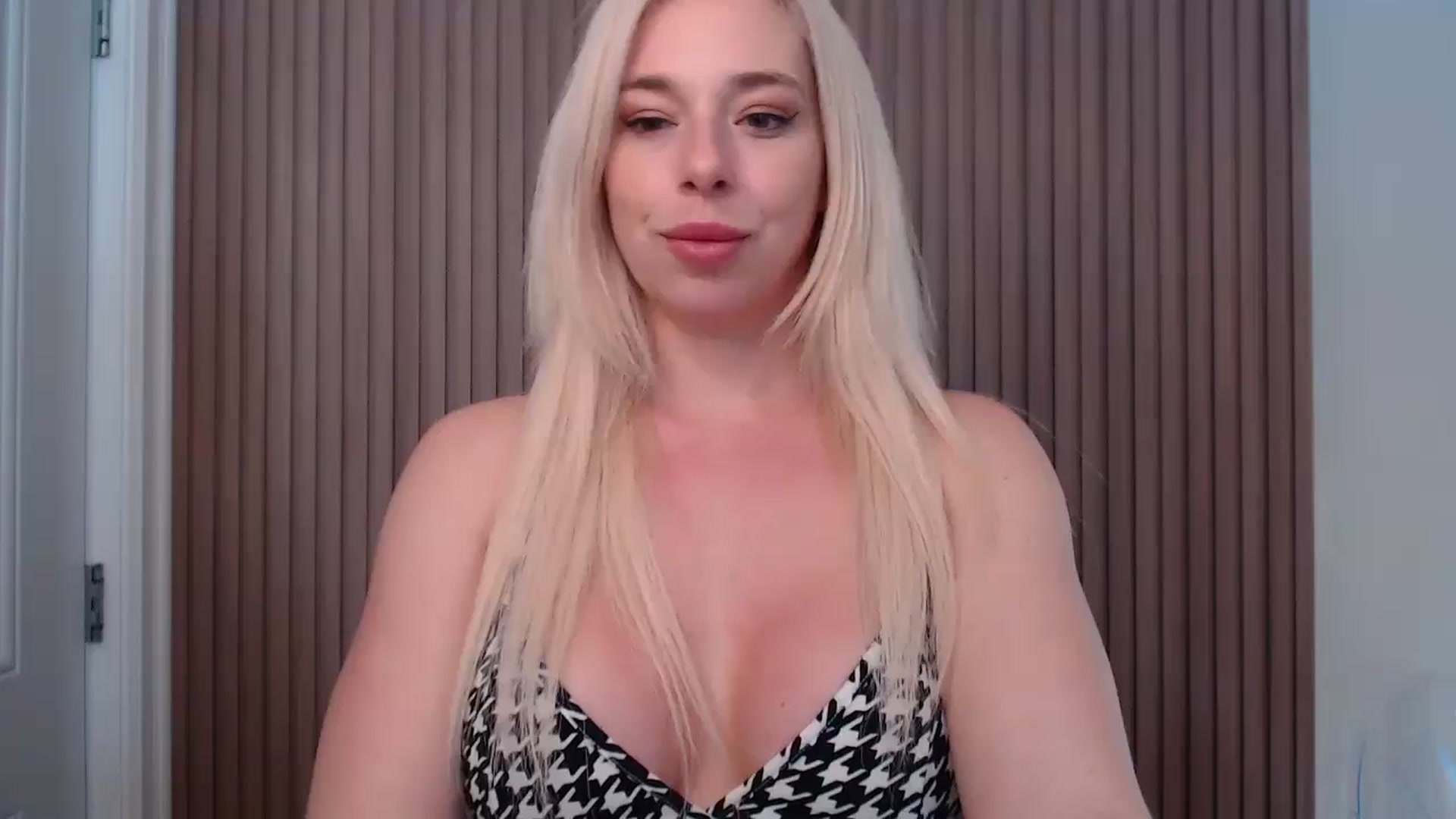 Gallery image thumbnail from Riley_Parks's myfreecams stream on, 03/07/2025, 21:40 image 18 of 20