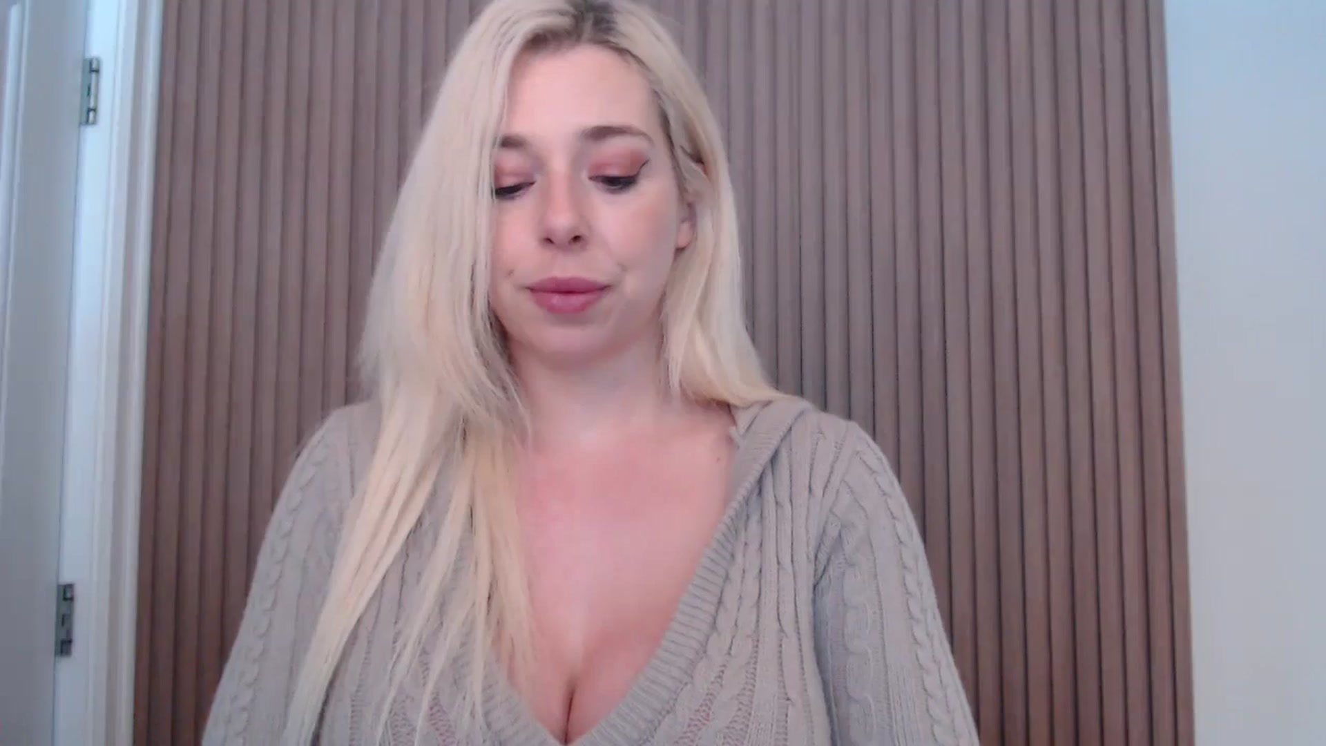 Gallery image thumbnail from Riley_Parks's myfreecams stream on, 03/09/2025, 15:40 image 14 of 20