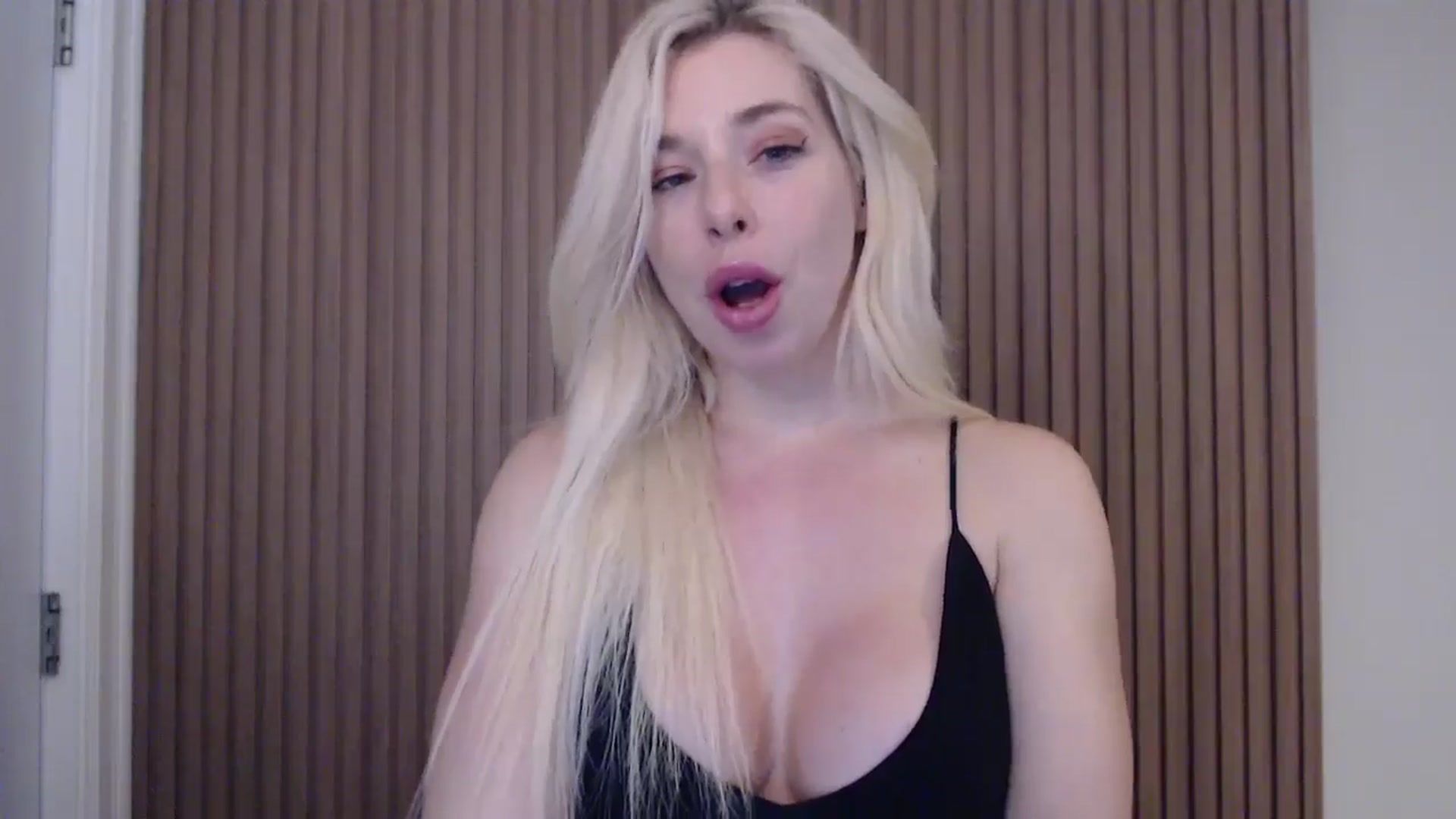 Gallery image thumbnail from Riley_Parks's myfreecams stream on, 03/10/2025, 24:16 image 19 of 20