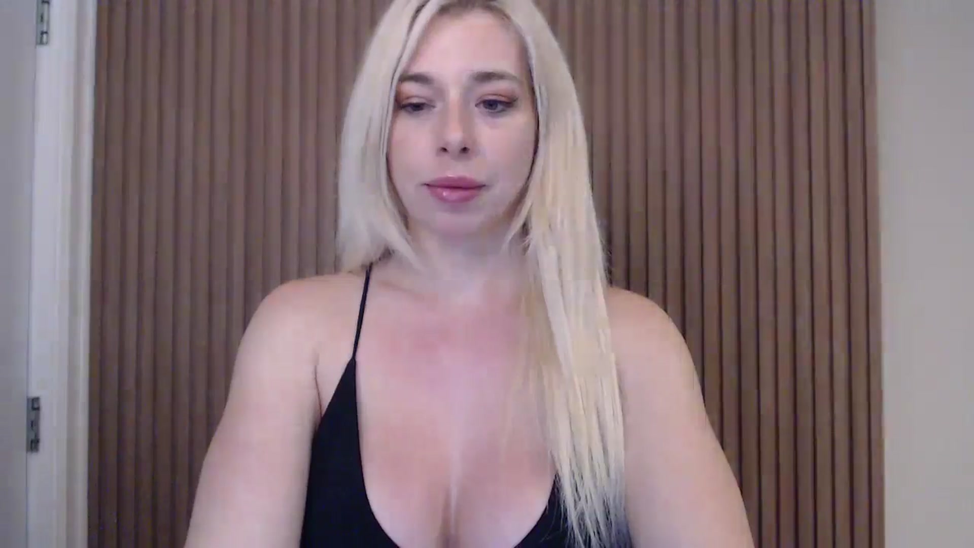 Gallery image thumbnail from Riley_Parks's myfreecams stream on, 03/10/2025, 24:16 image 17 of 20
