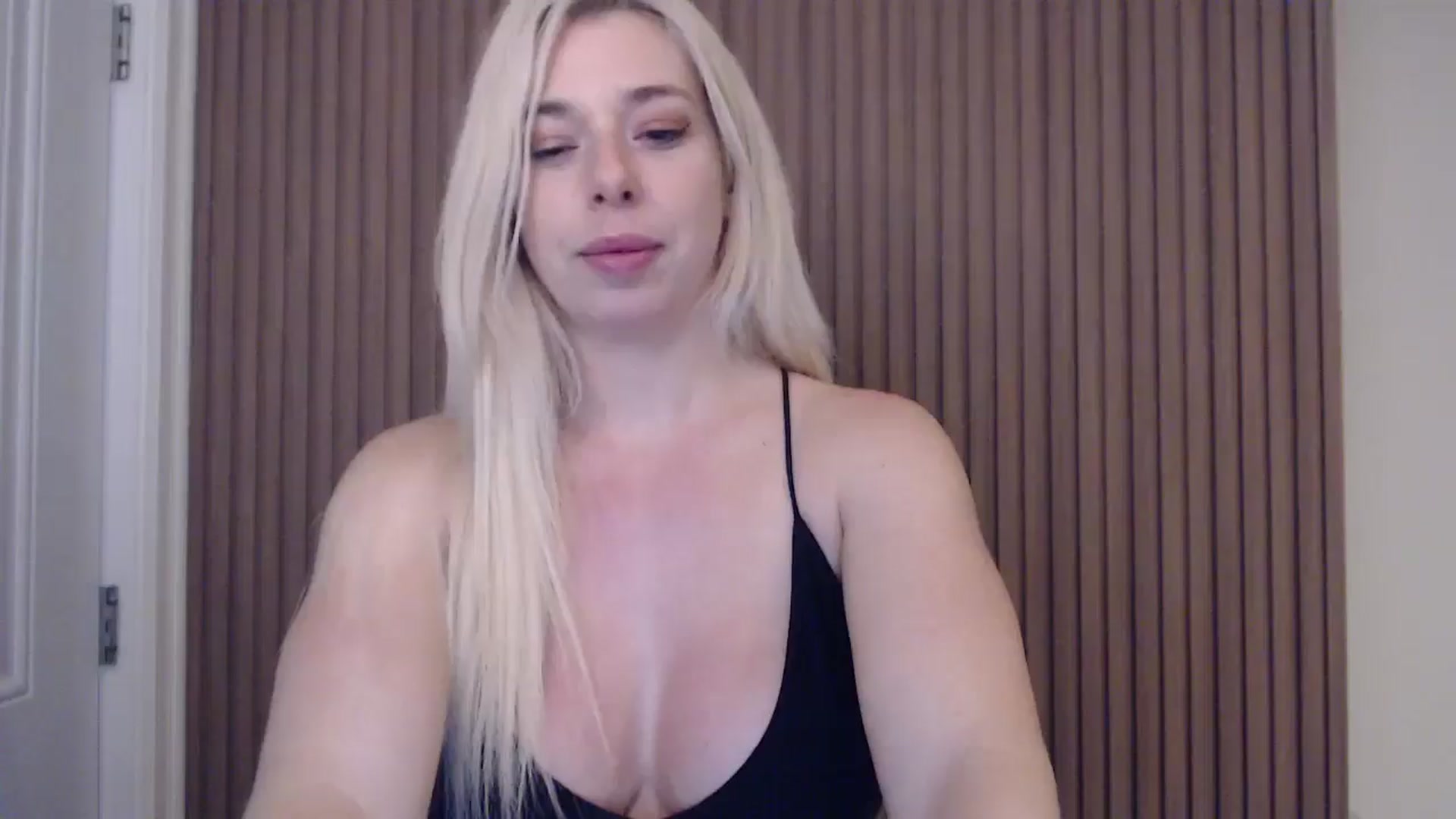 Gallery image thumbnail from Riley_Parks's myfreecams stream on, 03/10/2025, 01:54 image 1 of 20