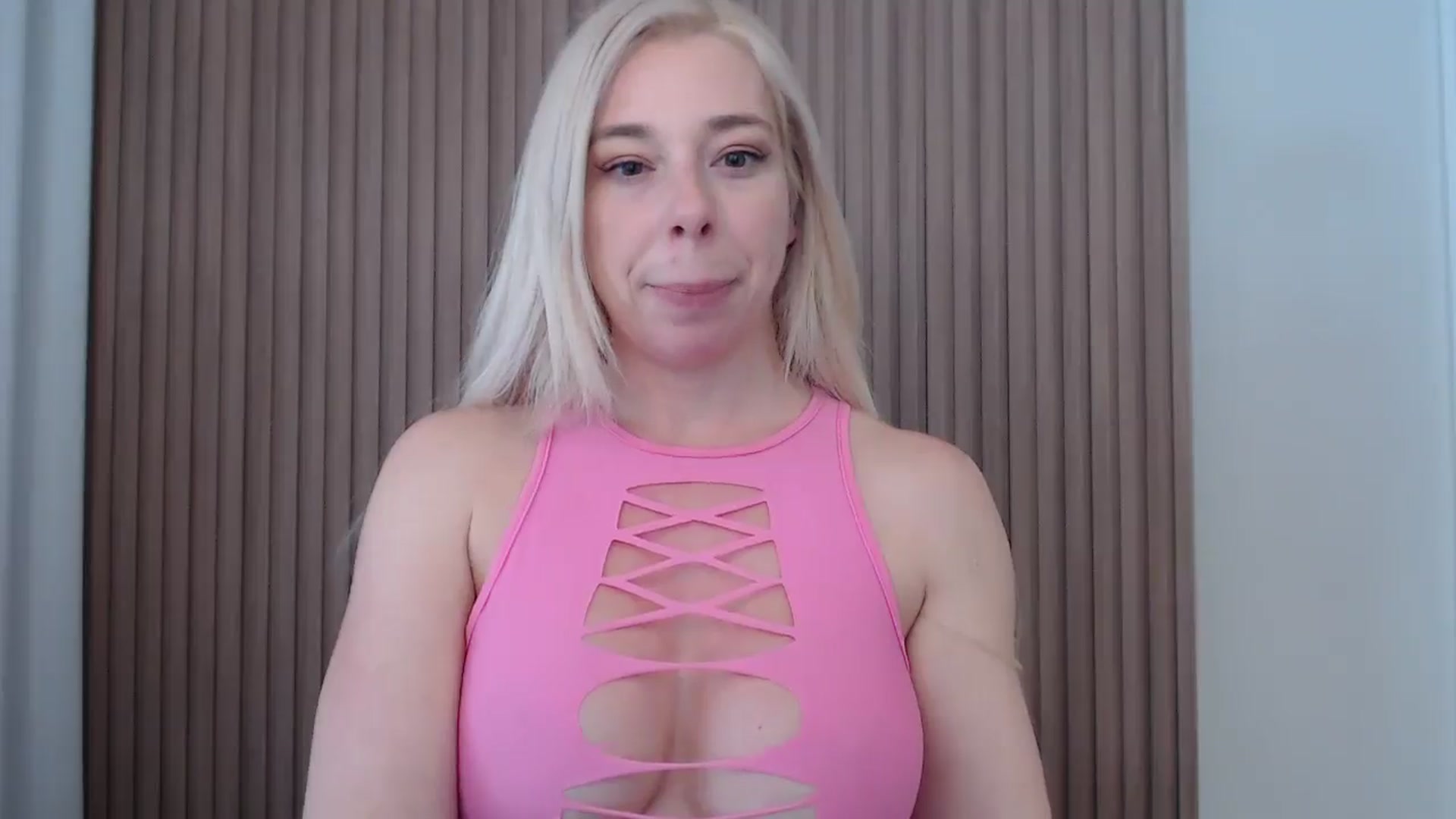 Gallery image thumbnail from Riley_Parks's myfreecams stream on, 03/16/2025, 15:52 image 7 of 20