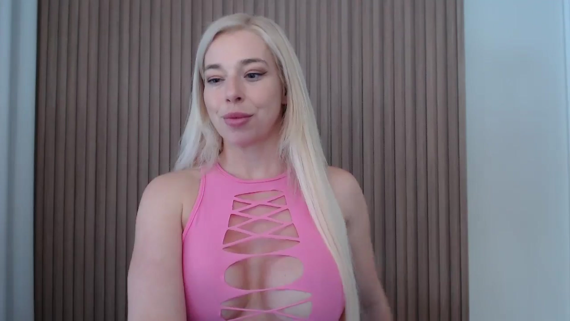 Gallery image thumbnail from Riley_Parks's myfreecams stream on, 03/16/2025, 15:52 image 17 of 20