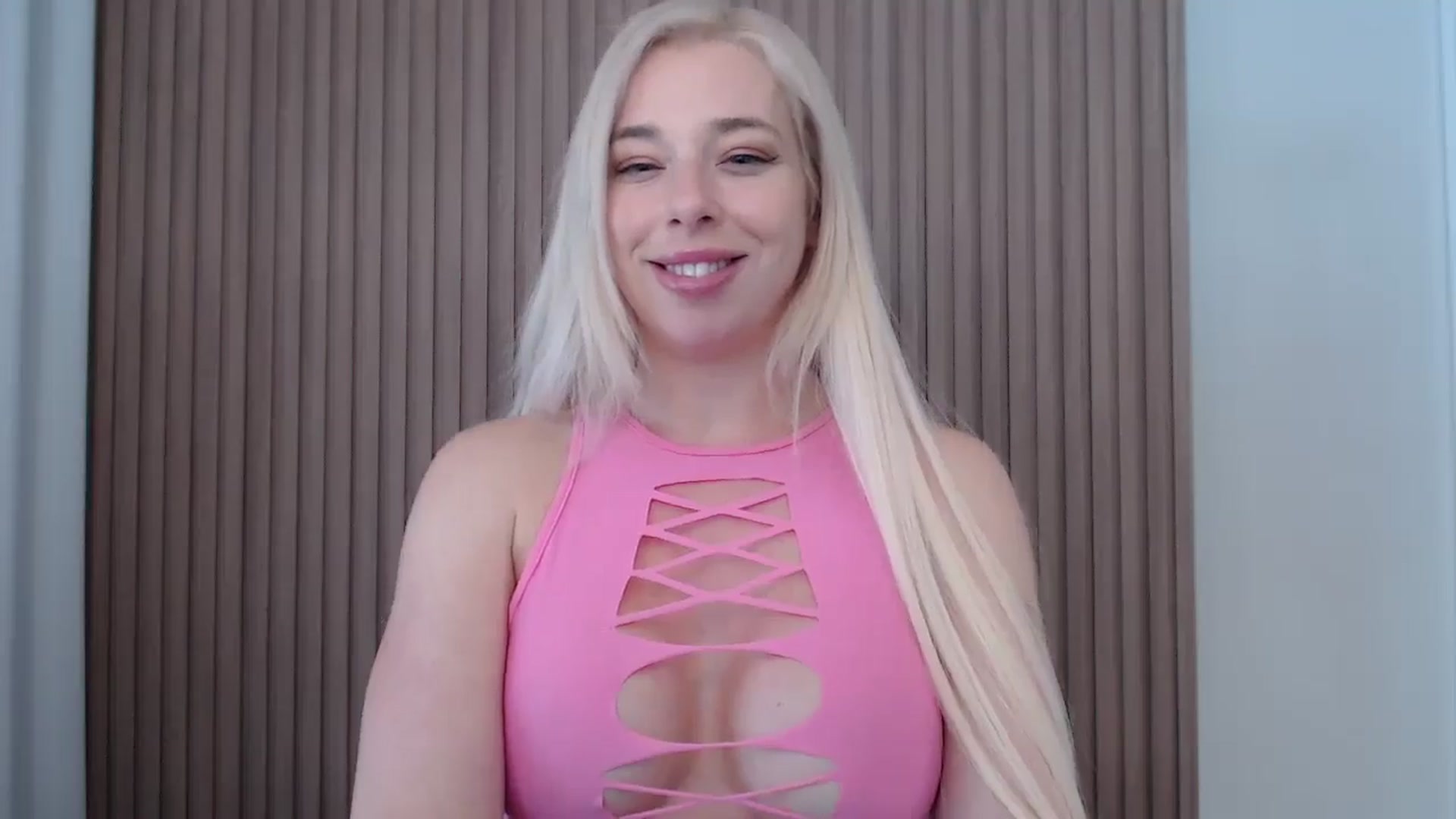 Gallery image thumbnail from Riley_Parks's myfreecams stream on, 03/16/2025, 15:52 image 8 of 20