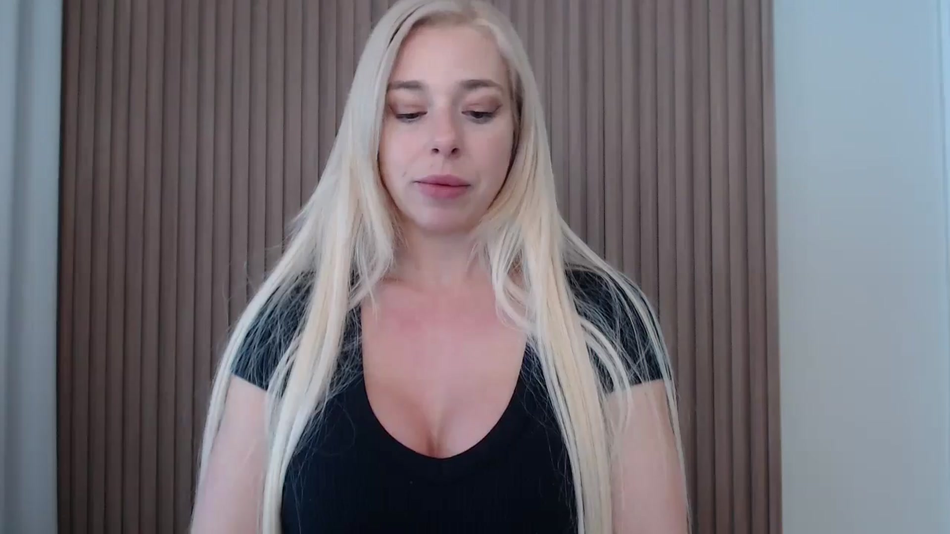 Gallery image thumbnail from Riley_Parks's myfreecams stream on, 03/16/2025, 19:12 image 14 of 20