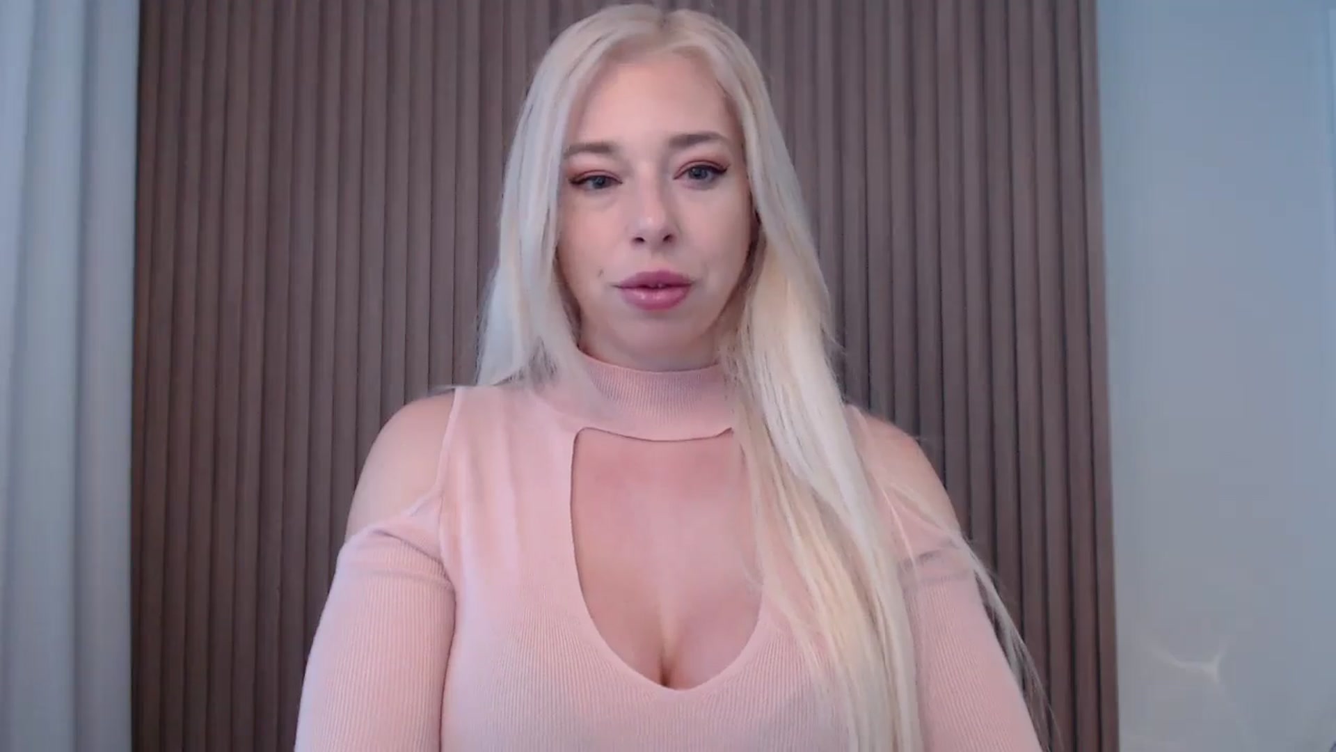 Gallery image thumbnail from Riley_Parks's myfreecams stream on, 03/18/2025, 11:38 image 20 of 20