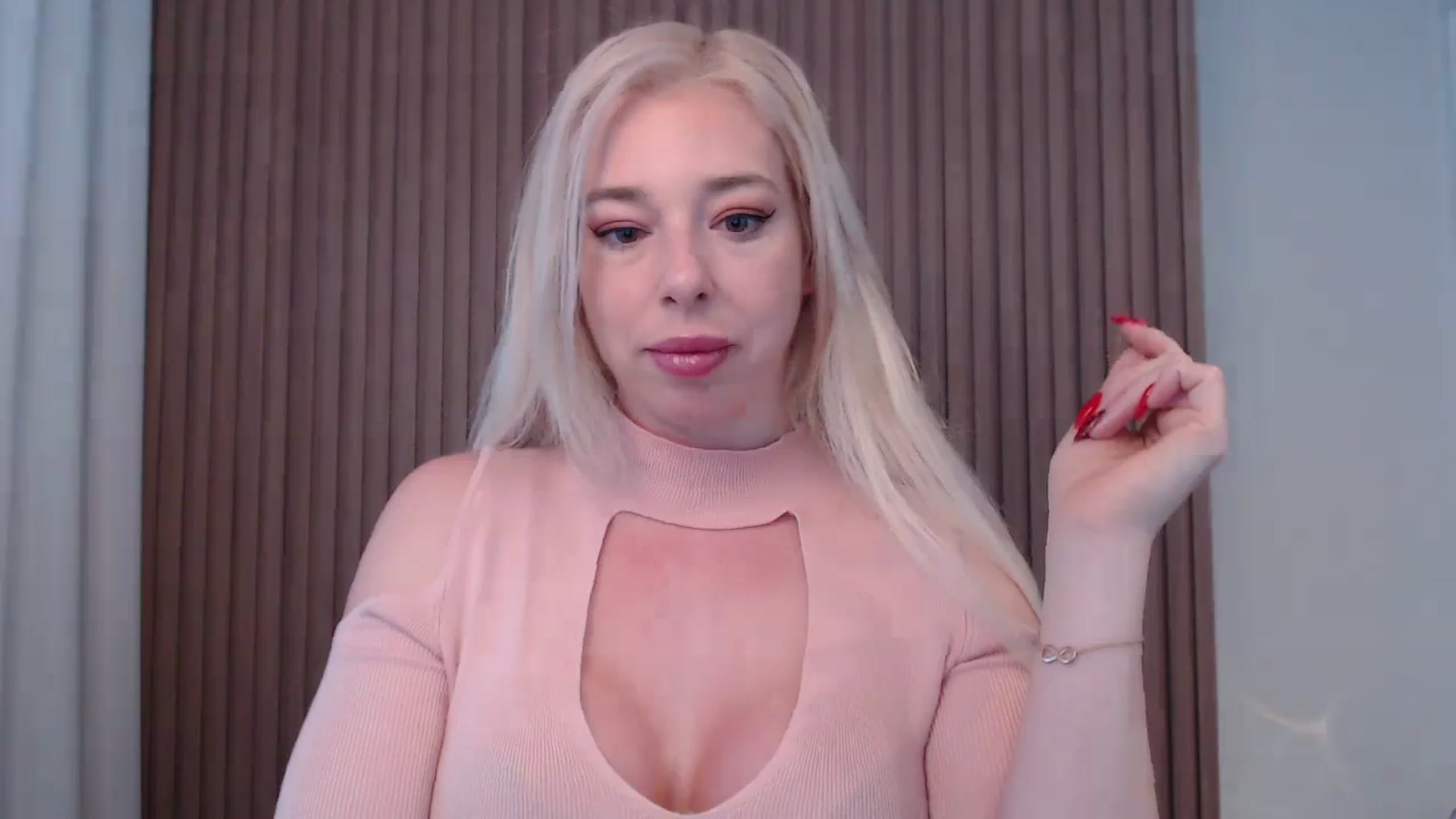 Gallery image thumbnail from Riley_Parks's myfreecams stream on, 03/18/2025, 11:38 image 7 of 20