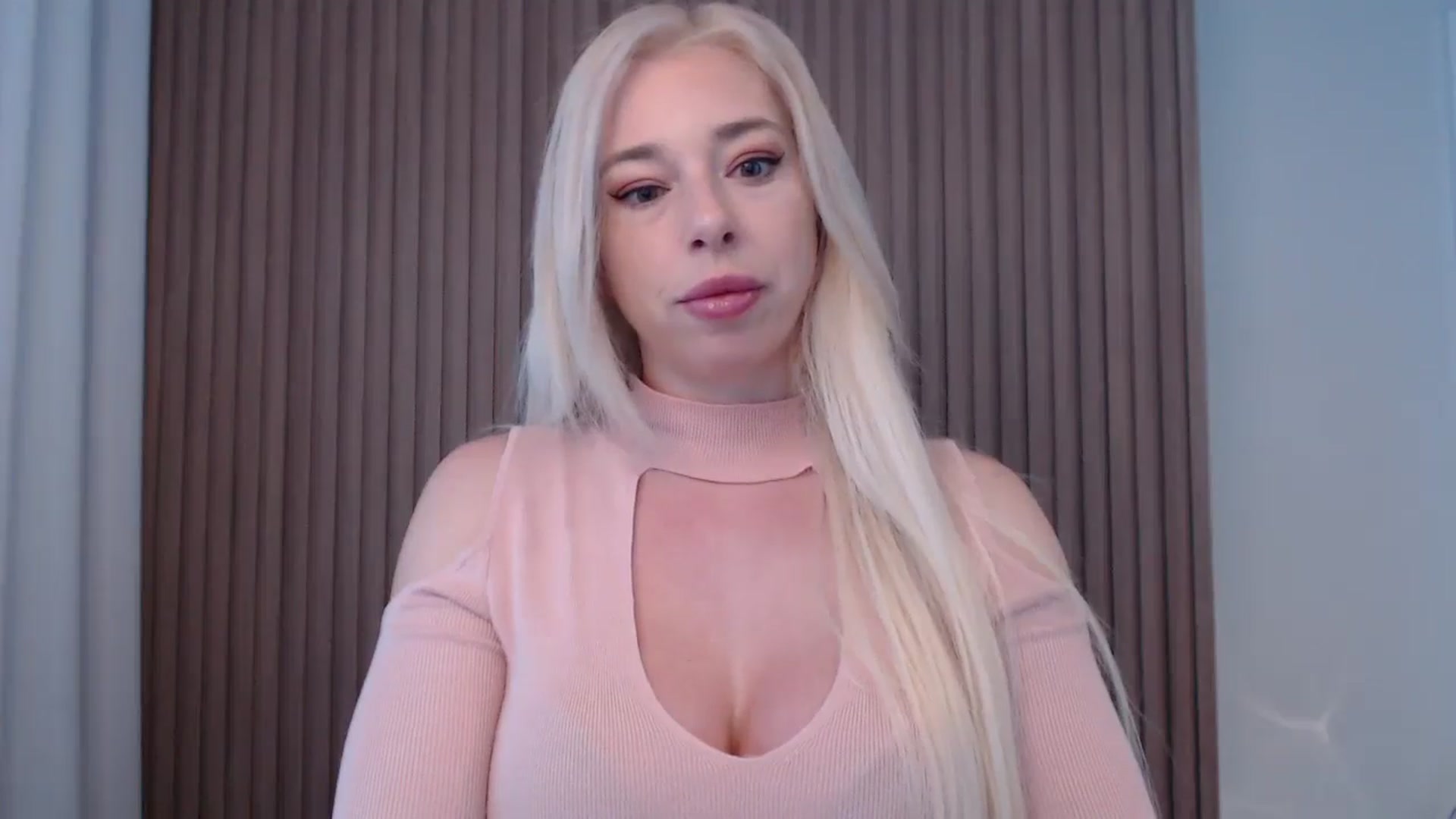 Gallery image thumbnail from Riley_Parks's myfreecams stream on, 03/18/2025, 11:38 image 19 of 20