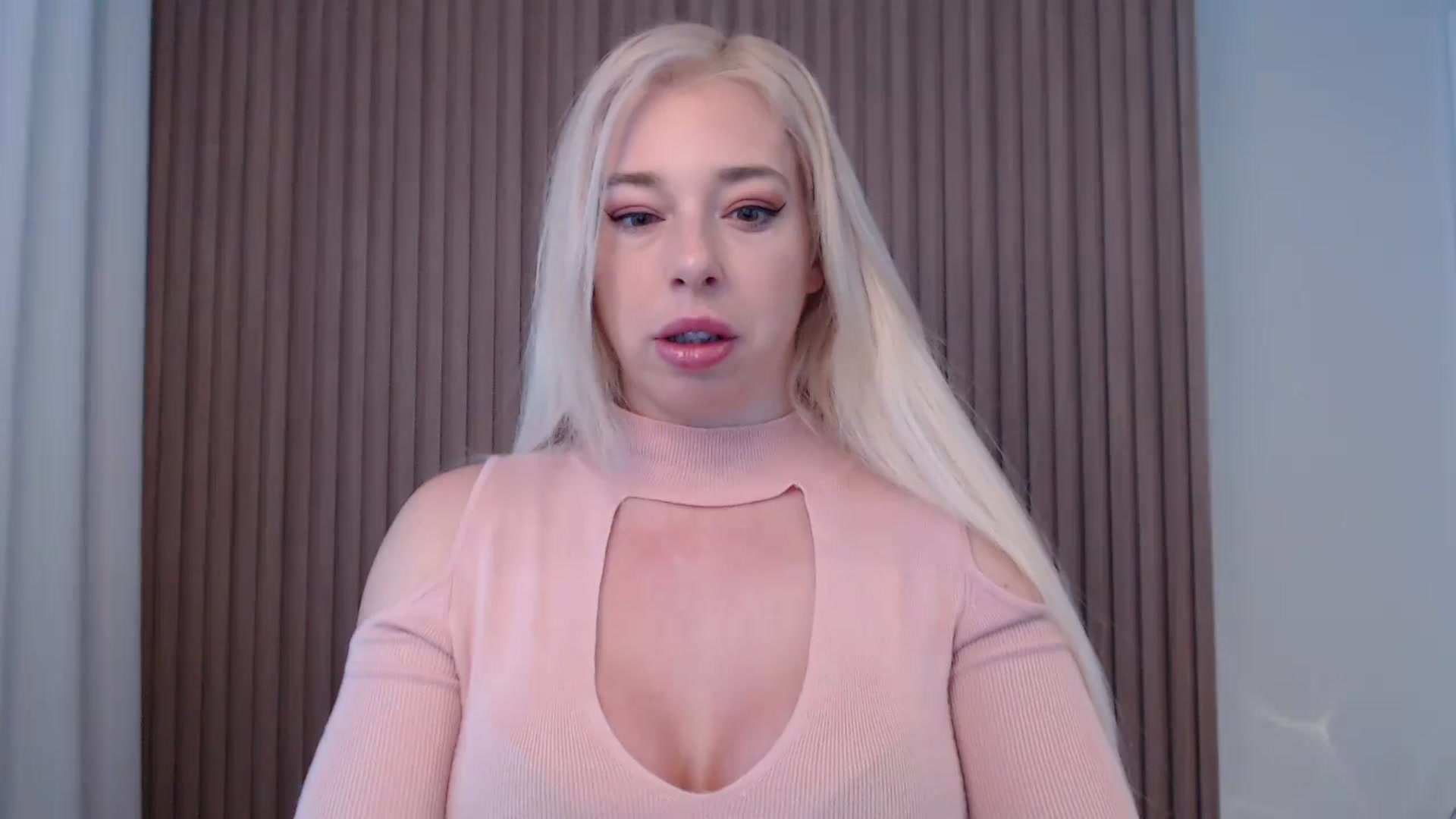 Gallery image thumbnail from Riley_Parks's myfreecams stream on, 03/18/2025, 11:38 image 15 of 20