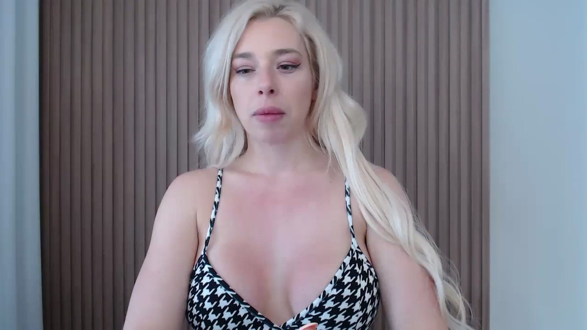 Gallery image thumbnail from Riley_Parks's myfreecams stream on, 04/01/2025, 18:06 image 1 of 20