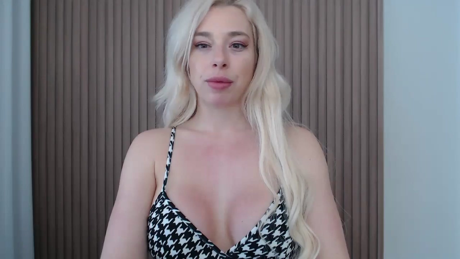 Gallery image thumbnail from Riley_Parks's myfreecams stream on, 04/01/2025, 18:06 image 13 of 20