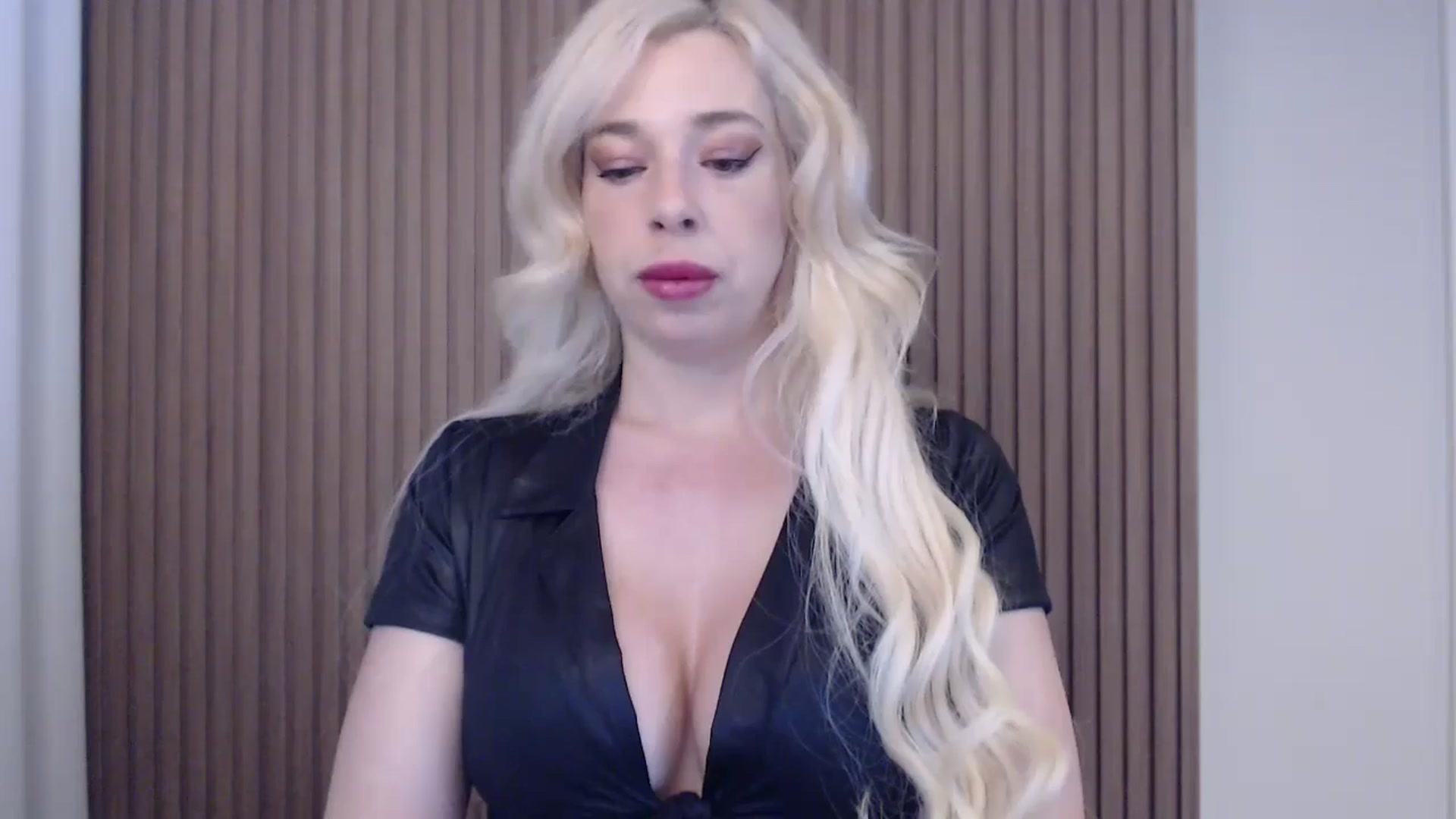 Gallery image thumbnail from Riley_Parks's myfreecams stream on, 04/02/2025, 09:33 image 17 of 20