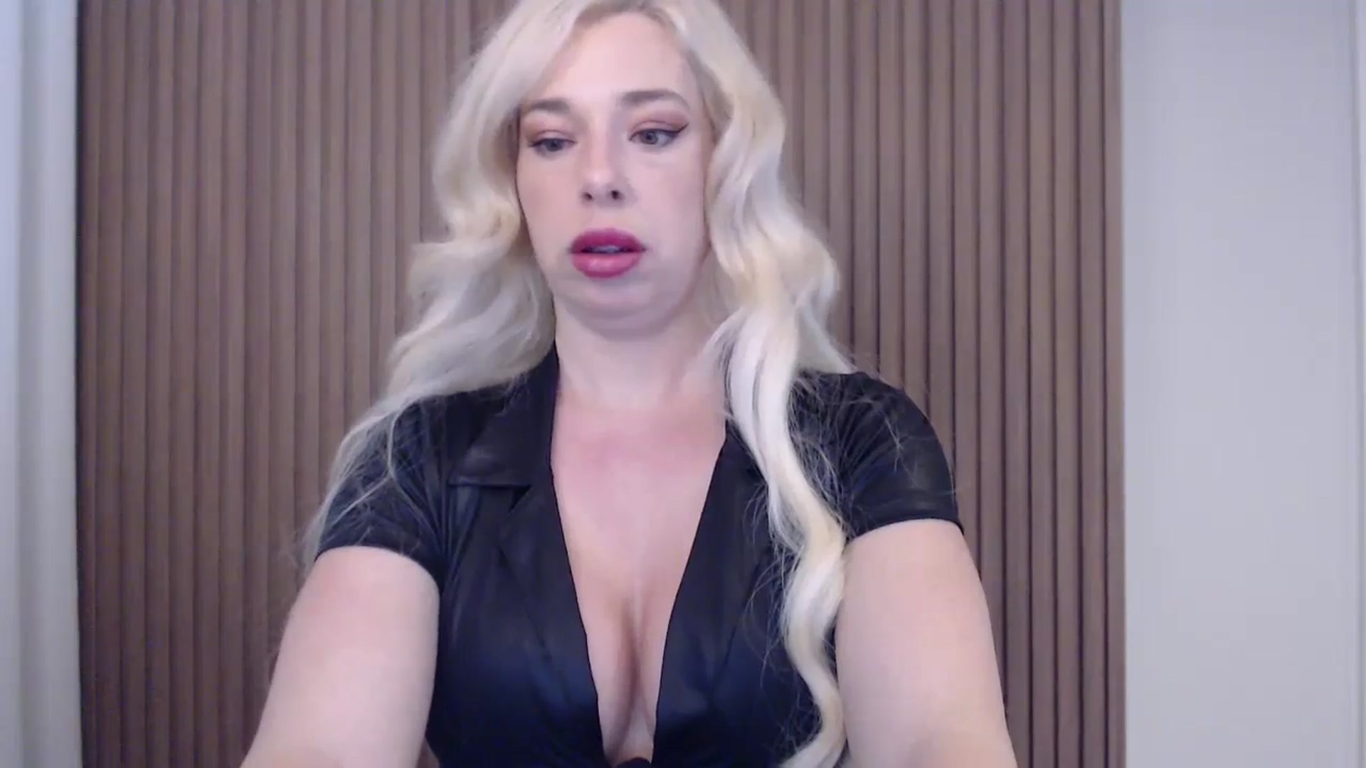 Gallery image thumbnail from Riley_Parks's myfreecams stream on, 04/02/2025, 09:33 image 8 of 20