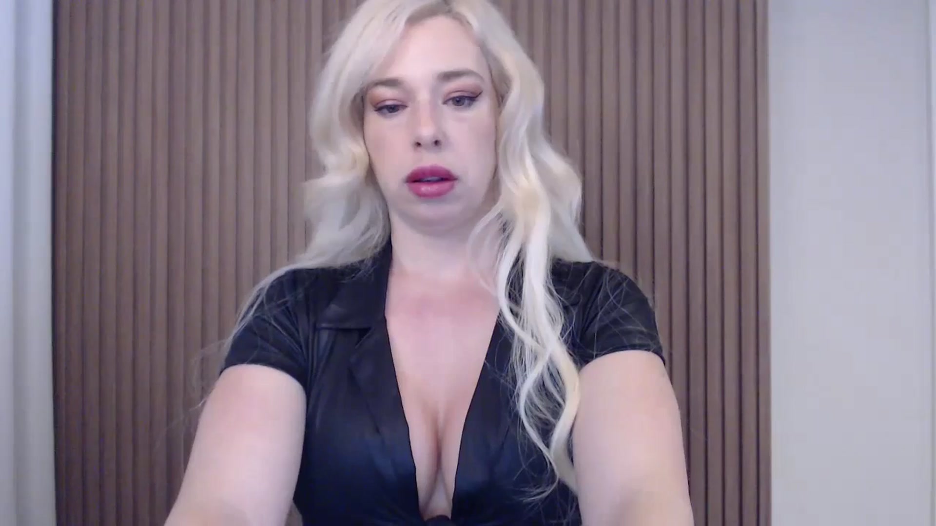 Gallery image thumbnail from Riley_Parks's myfreecams stream on, 04/02/2025, 09:33 image 12 of 20