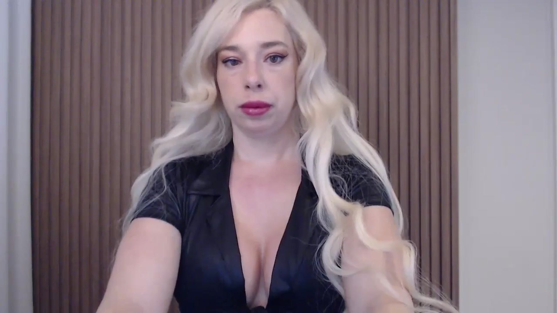 Gallery image thumbnail from Riley_Parks's myfreecams stream on, 04/02/2025, 09:33 image 6 of 20