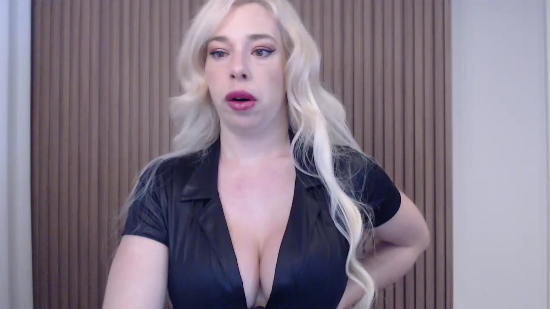 Gallery image thumbnail from Riley_Parks's myfreecams stream on, 04/02/2025, 09:33 image 9 of 20