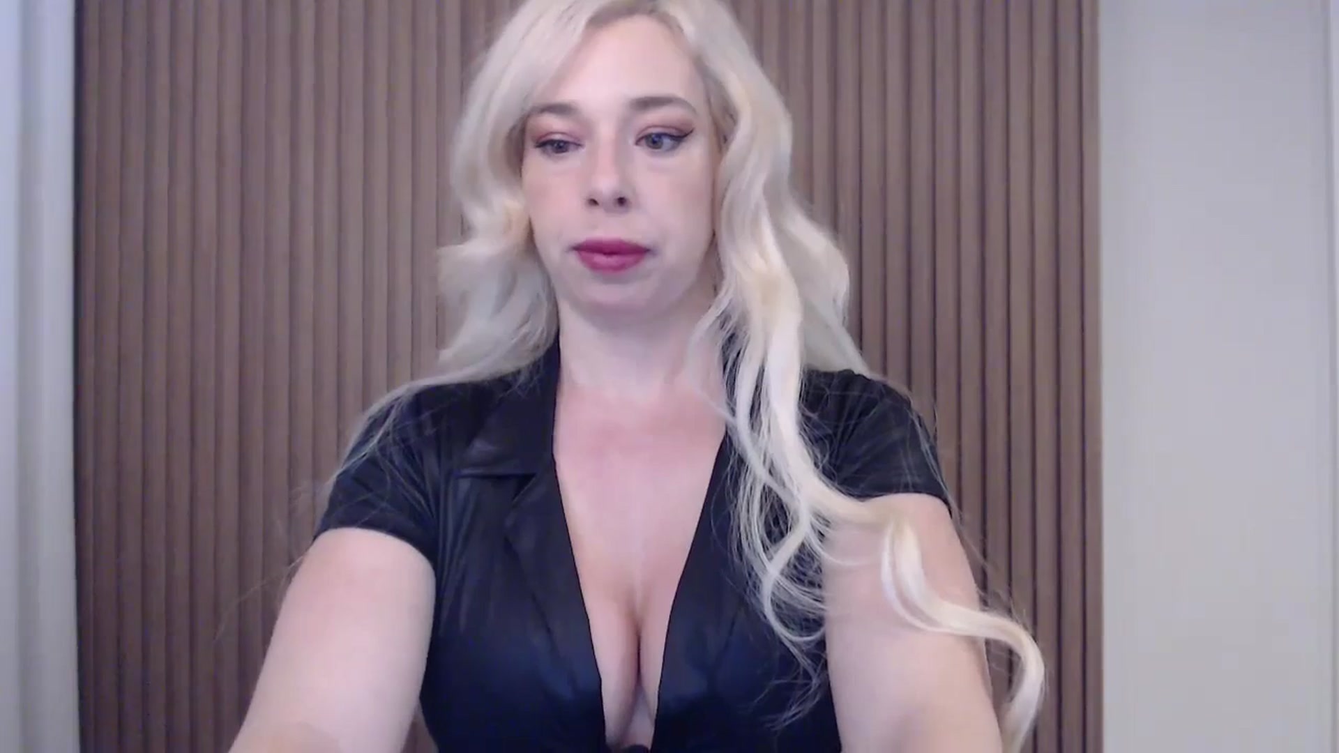 Gallery image thumbnail from Riley_Parks's myfreecams stream on, 04/02/2025, 09:33 image 10 of 20