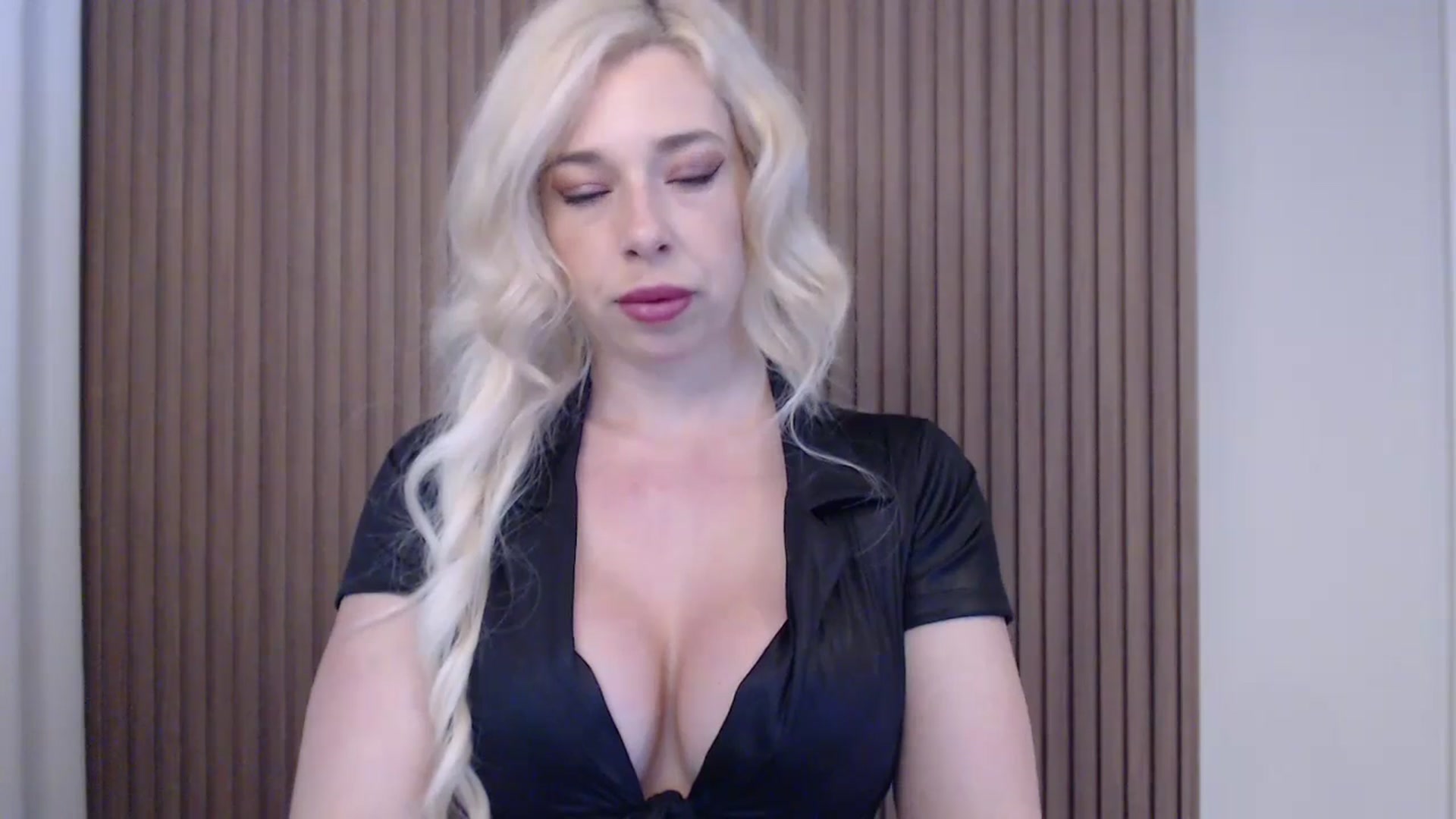 Gallery image thumbnail from Riley_Parks's myfreecams stream on, 04/02/2025, 11:58 image 2 of 20