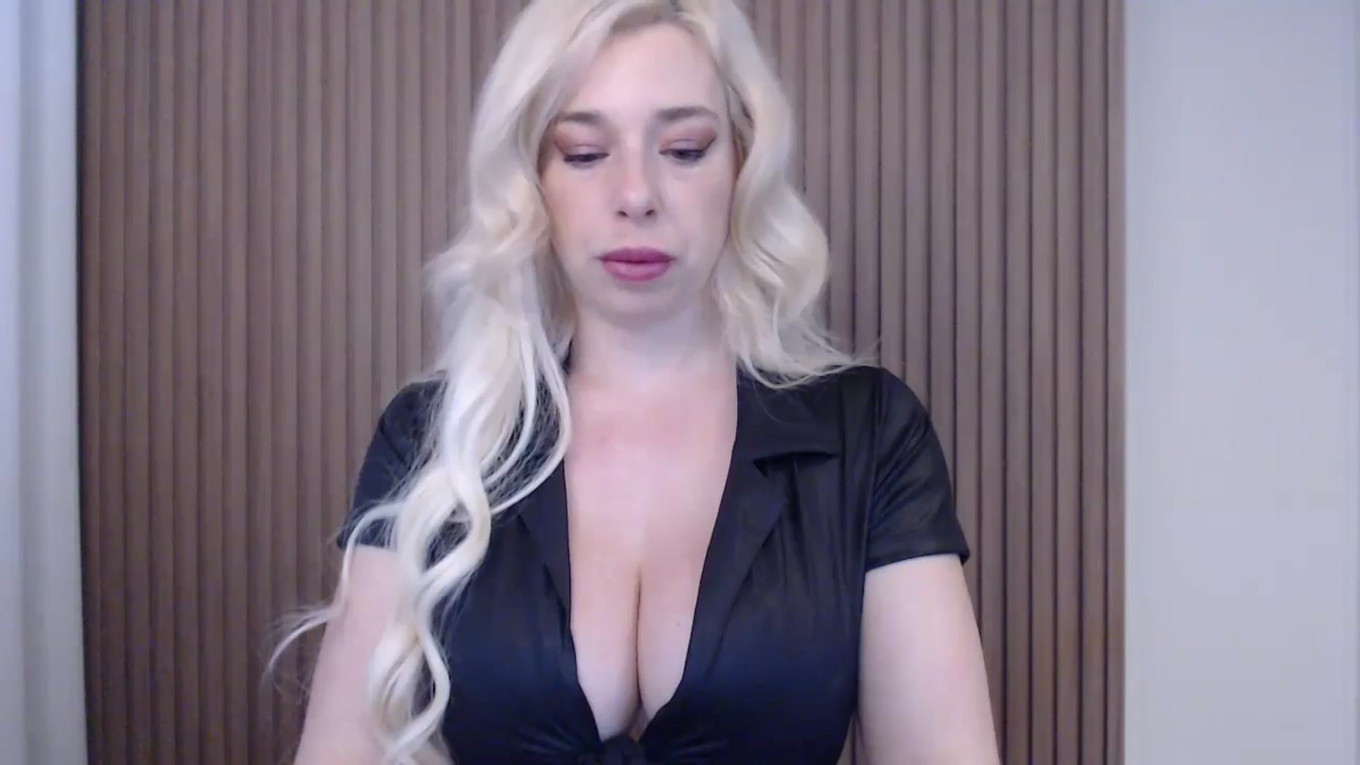 Gallery image thumbnail from Riley_Parks's myfreecams stream on, 04/02/2025, 11:58 image 7 of 20