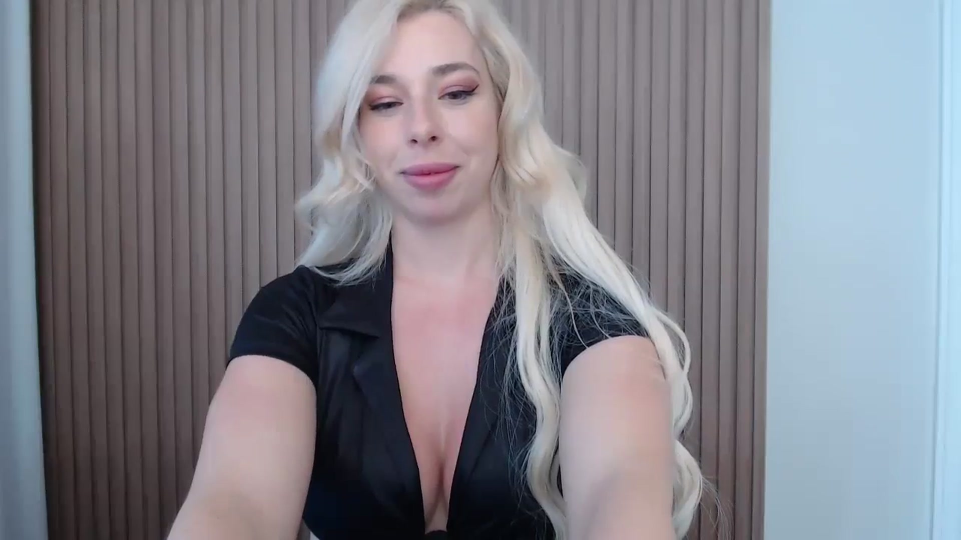 Gallery image thumbnail from Riley_Parks's myfreecams stream on, 04/02/2025, 15:12 image 3 of 20
