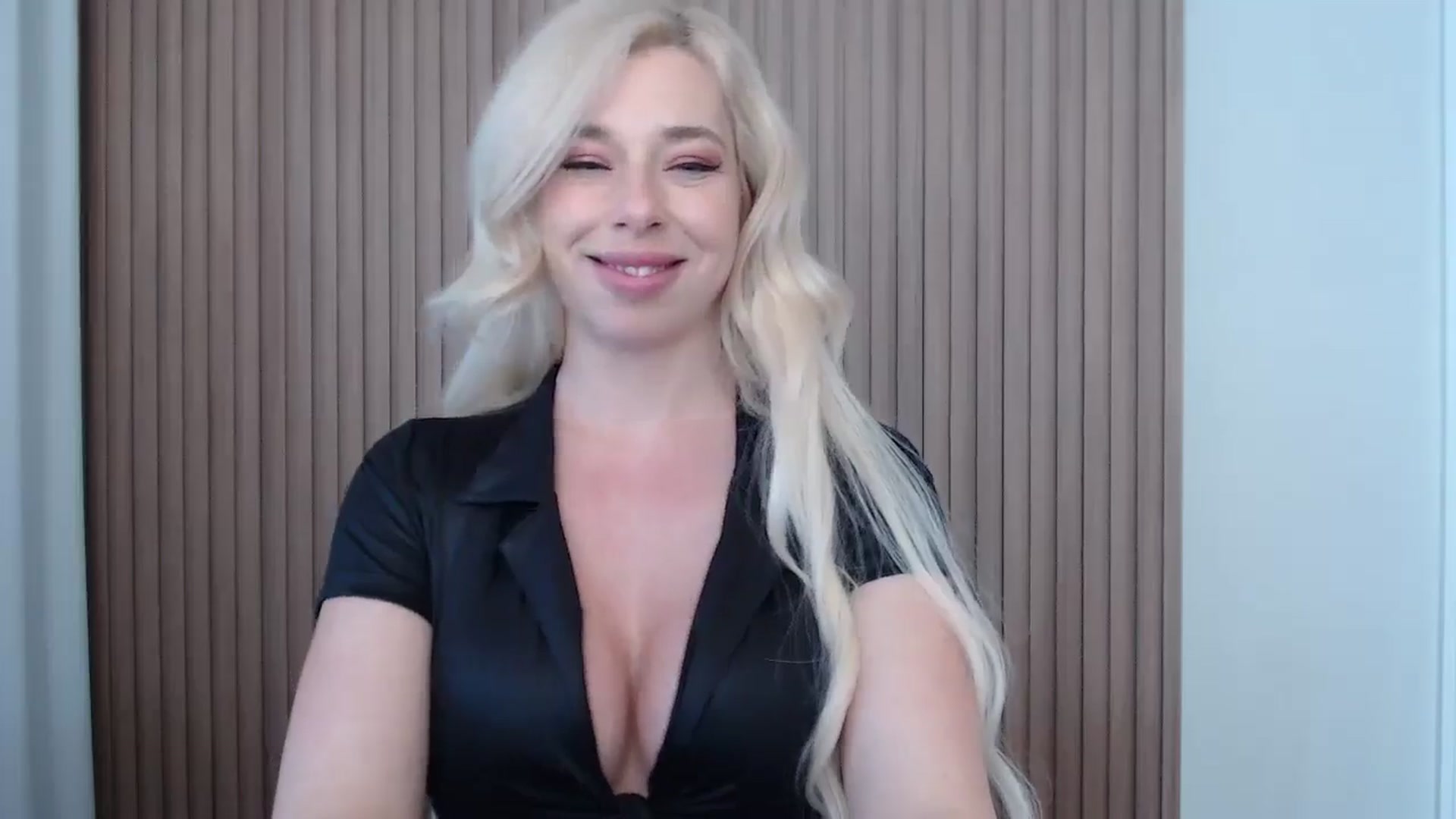 Gallery image thumbnail from Riley_Parks's myfreecams stream on, 04/02/2025, 15:12 image 7 of 20
