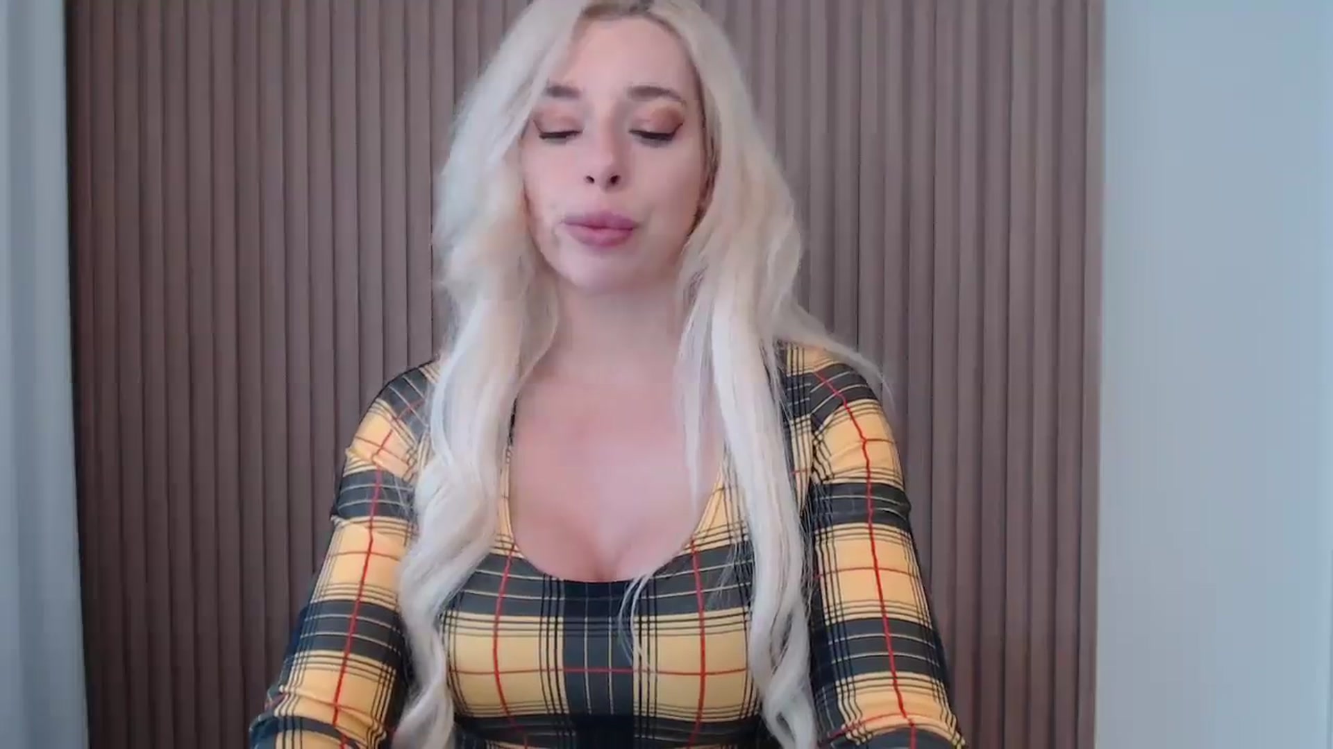 Gallery image thumbnail from Riley_Parks's myfreecams stream on, 04/03/2025, 15:15 image 6 of 20