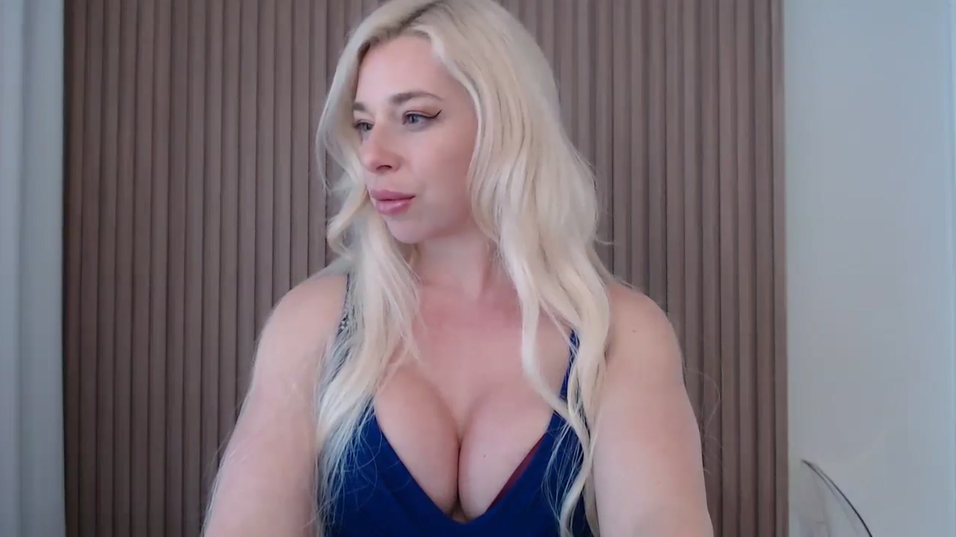 Gallery image thumbnail from Riley_Parks's myfreecams stream on, 04/06/2025, 20:18 image 6 of 20