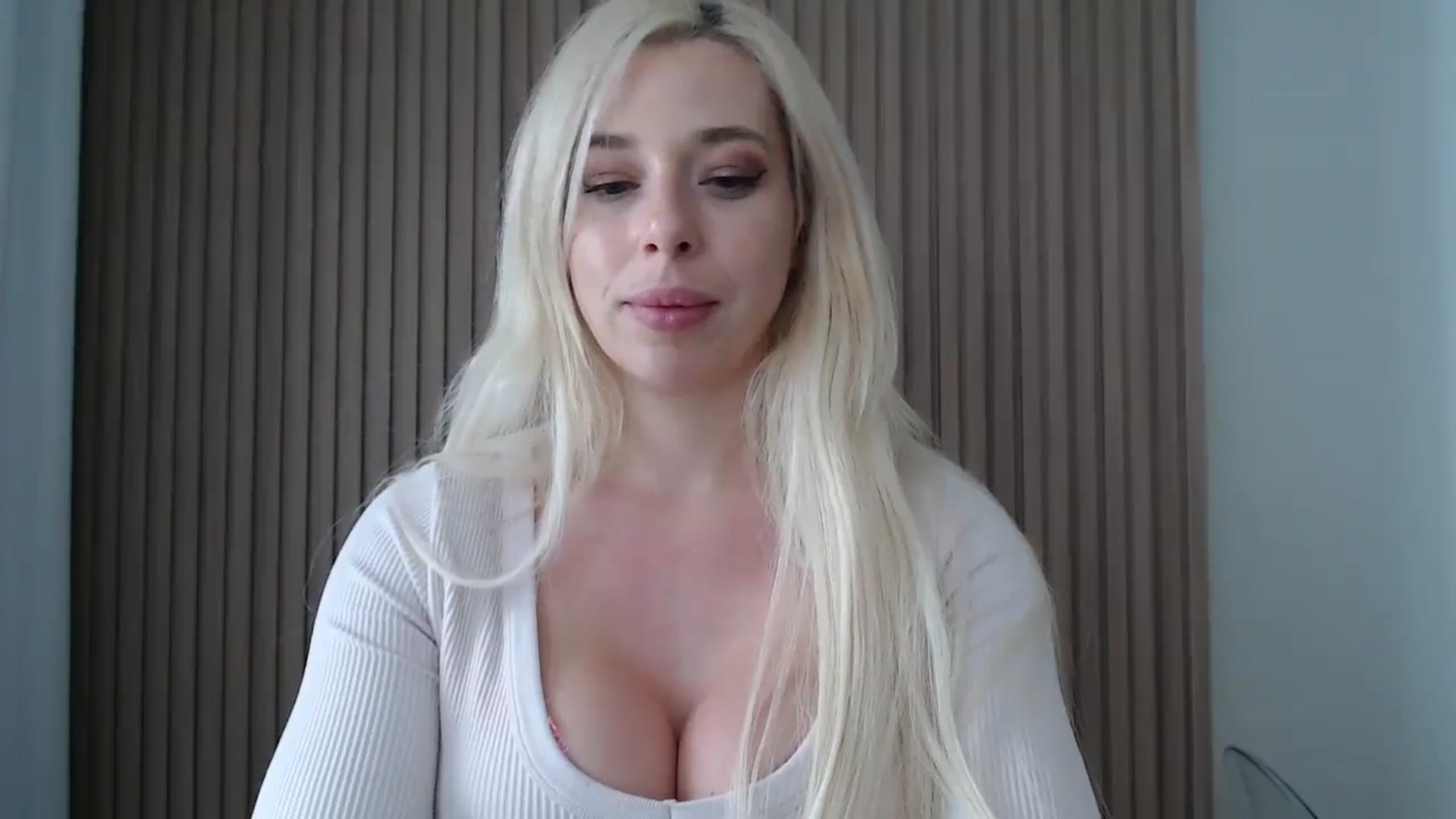 Gallery image thumbnail from Riley_Parks's myfreecams stream on, 04/07/2025, 21:19 image 13 of 20