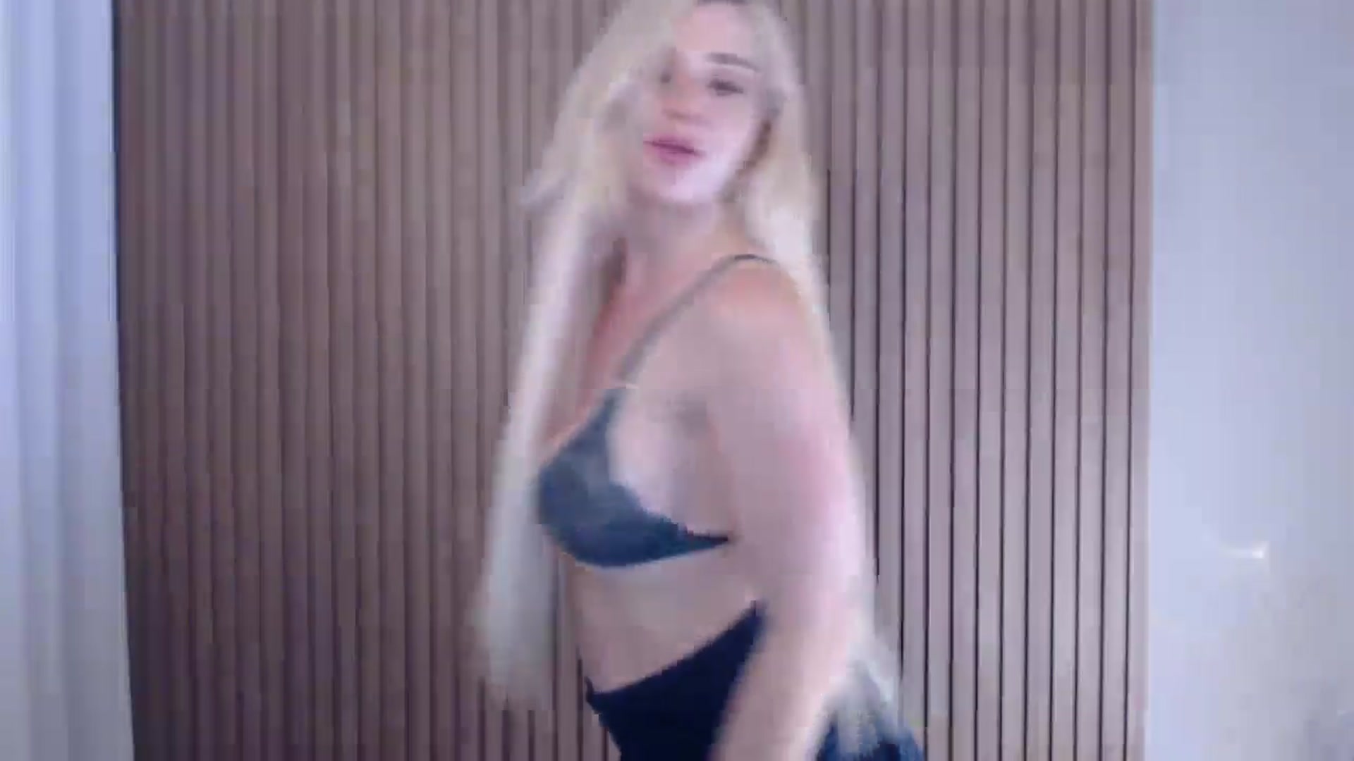 Gallery image thumbnail from Riley_Parks's myfreecams stream on, 04/09/2025, 24:37 image 19 of 20