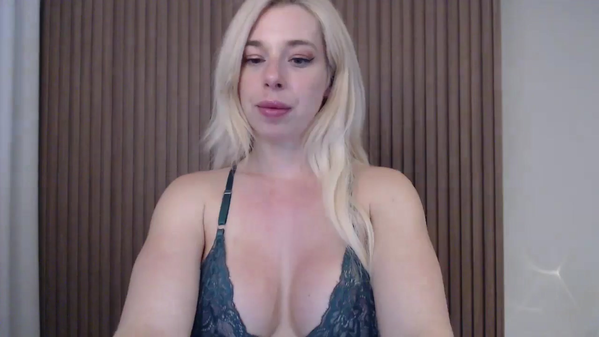 Gallery image thumbnail from Riley_Parks's myfreecams stream on, 04/09/2025, 02:02 image 5 of 20