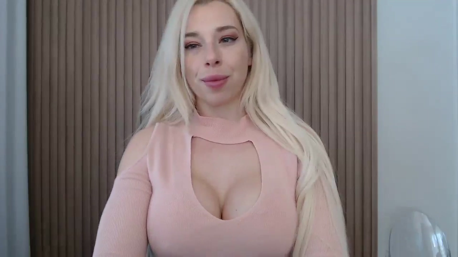 Gallery image thumbnail from Riley_Parks's myfreecams stream on, 04/09/2025, 14:22 image 13 of 20