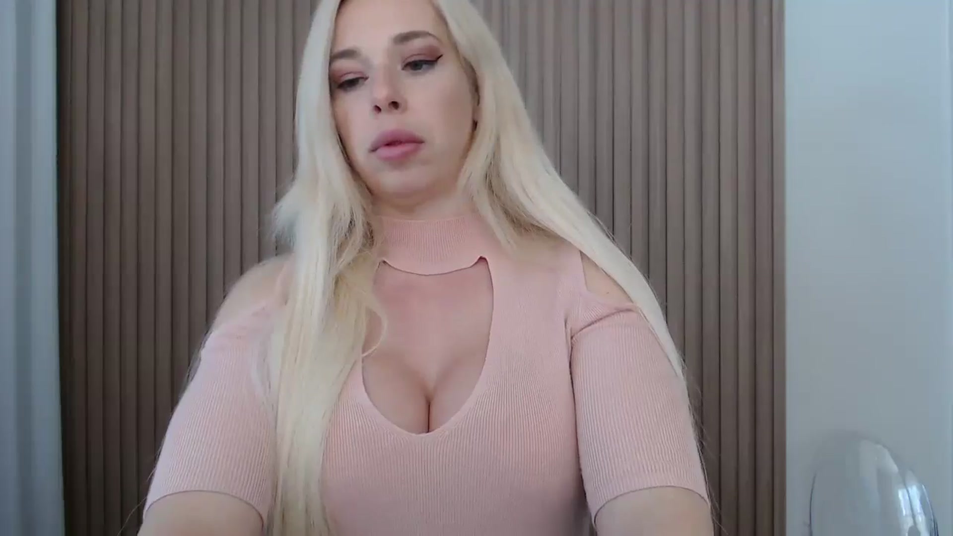 Gallery image thumbnail from Riley_Parks's myfreecams stream on, 04/09/2025, 14:22 image 2 of 20