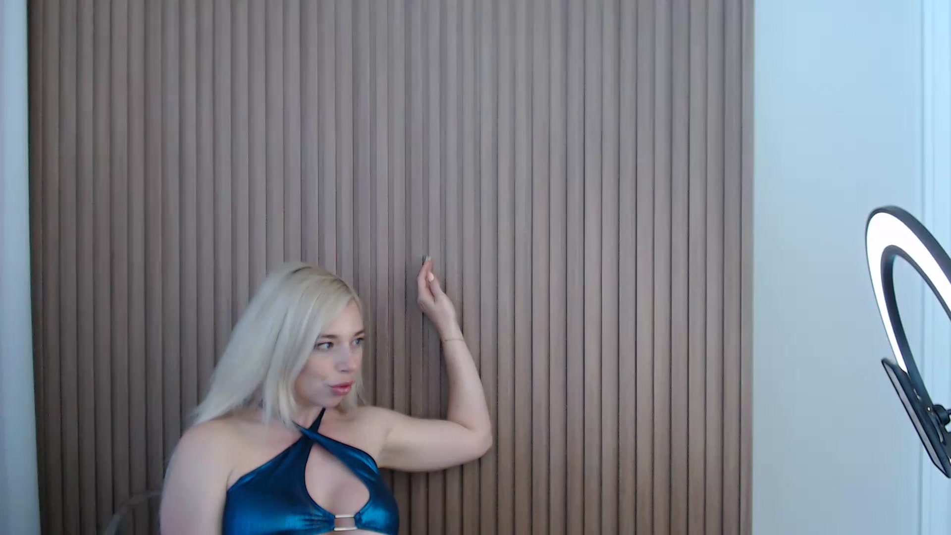 Gallery image thumbnail from Riley_Parks's myfreecams stream on, 04/10/2025, 13:17 image 14 of 20