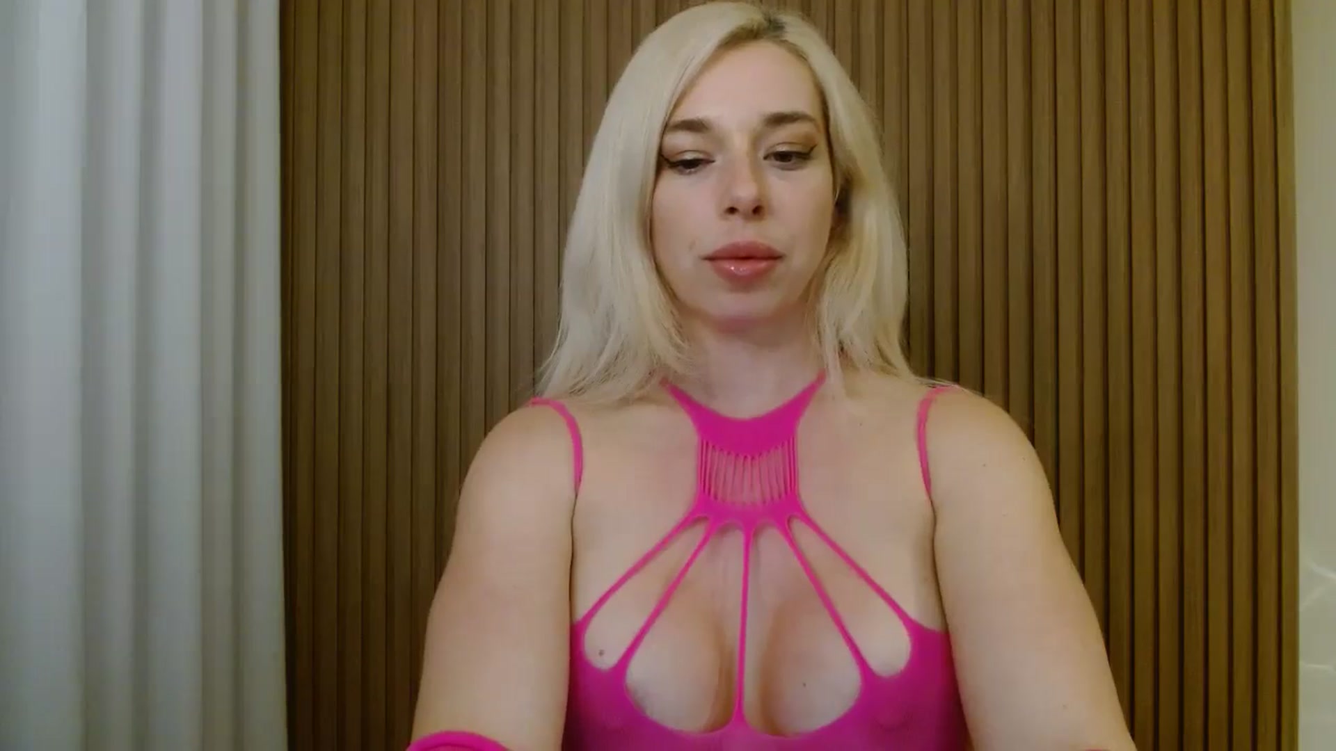 Gallery image thumbnail from Riley_Parks's myfreecams stream on, 04/10/2025, 23:55 image 5 of 20