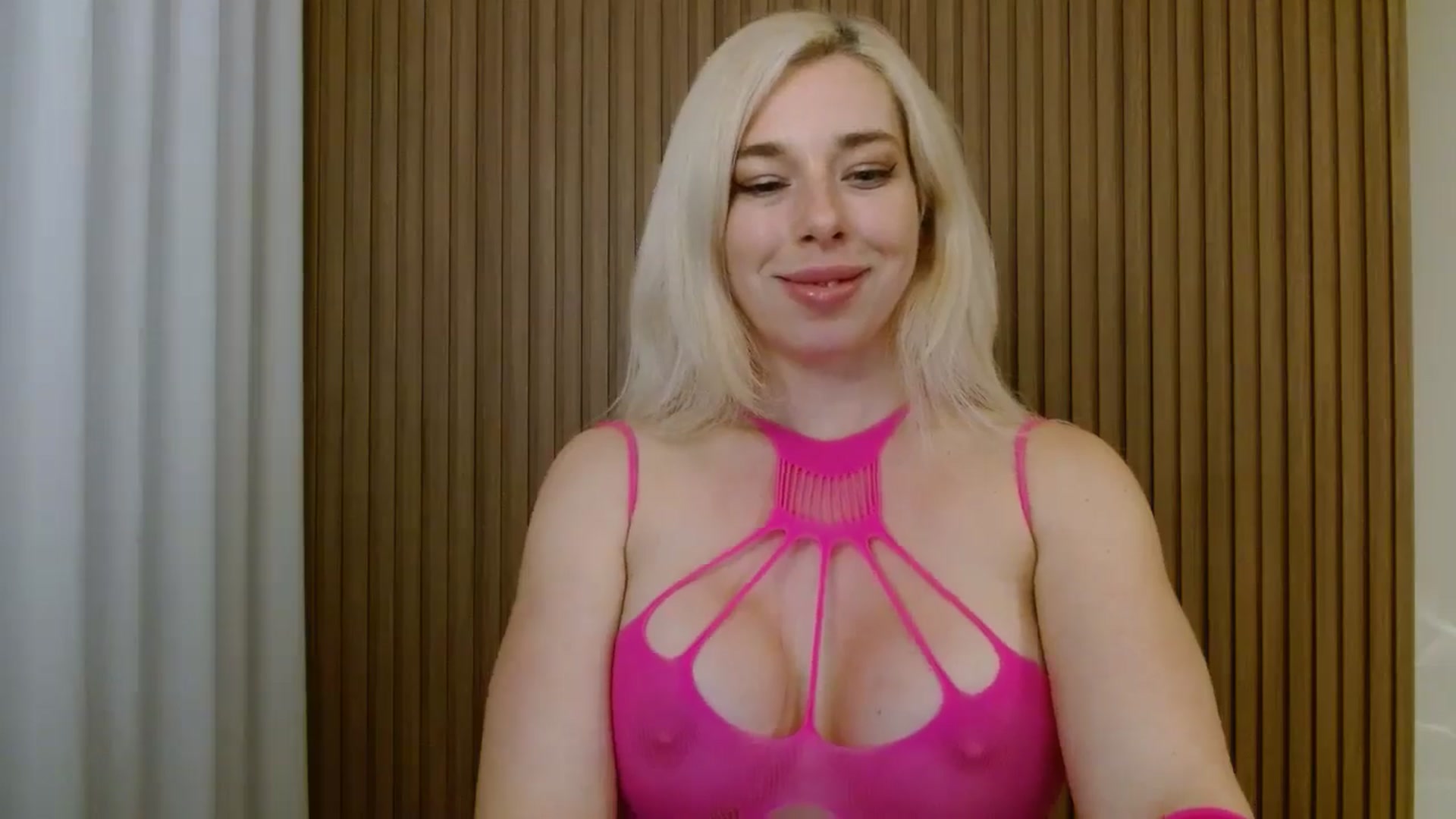 Gallery image thumbnail from Riley_Parks's myfreecams stream on, 04/10/2025, 23:55 image 12 of 20