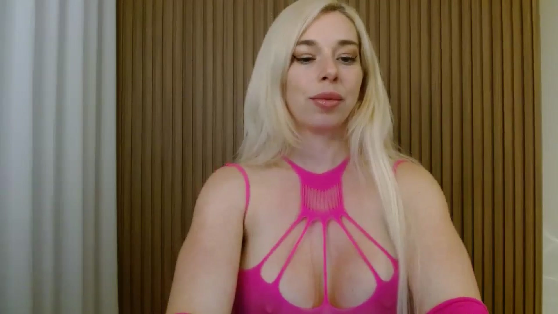 Gallery image thumbnail from Riley_Parks's myfreecams stream on, 04/10/2025, 23:55 image 15 of 20