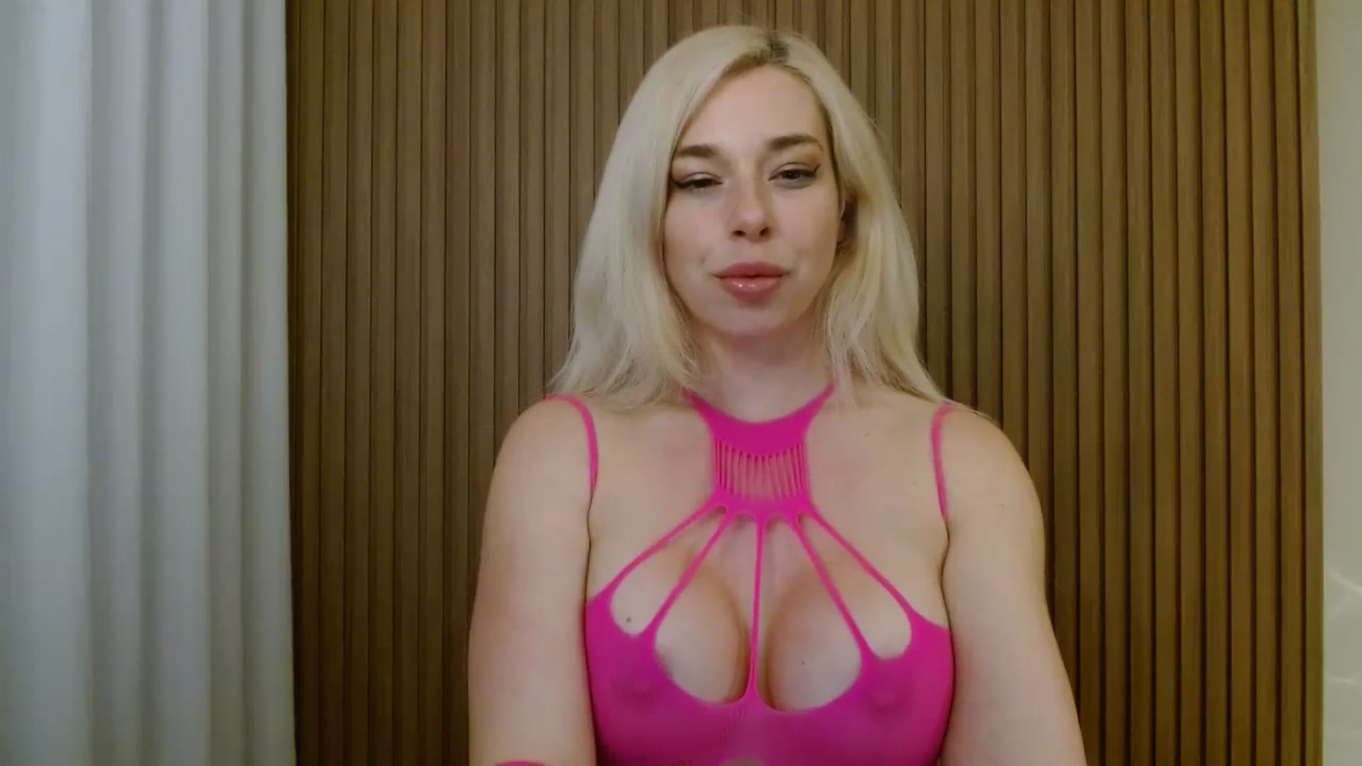 Gallery image thumbnail from Riley_Parks's myfreecams stream on, 04/10/2025, 23:55 image 4 of 20