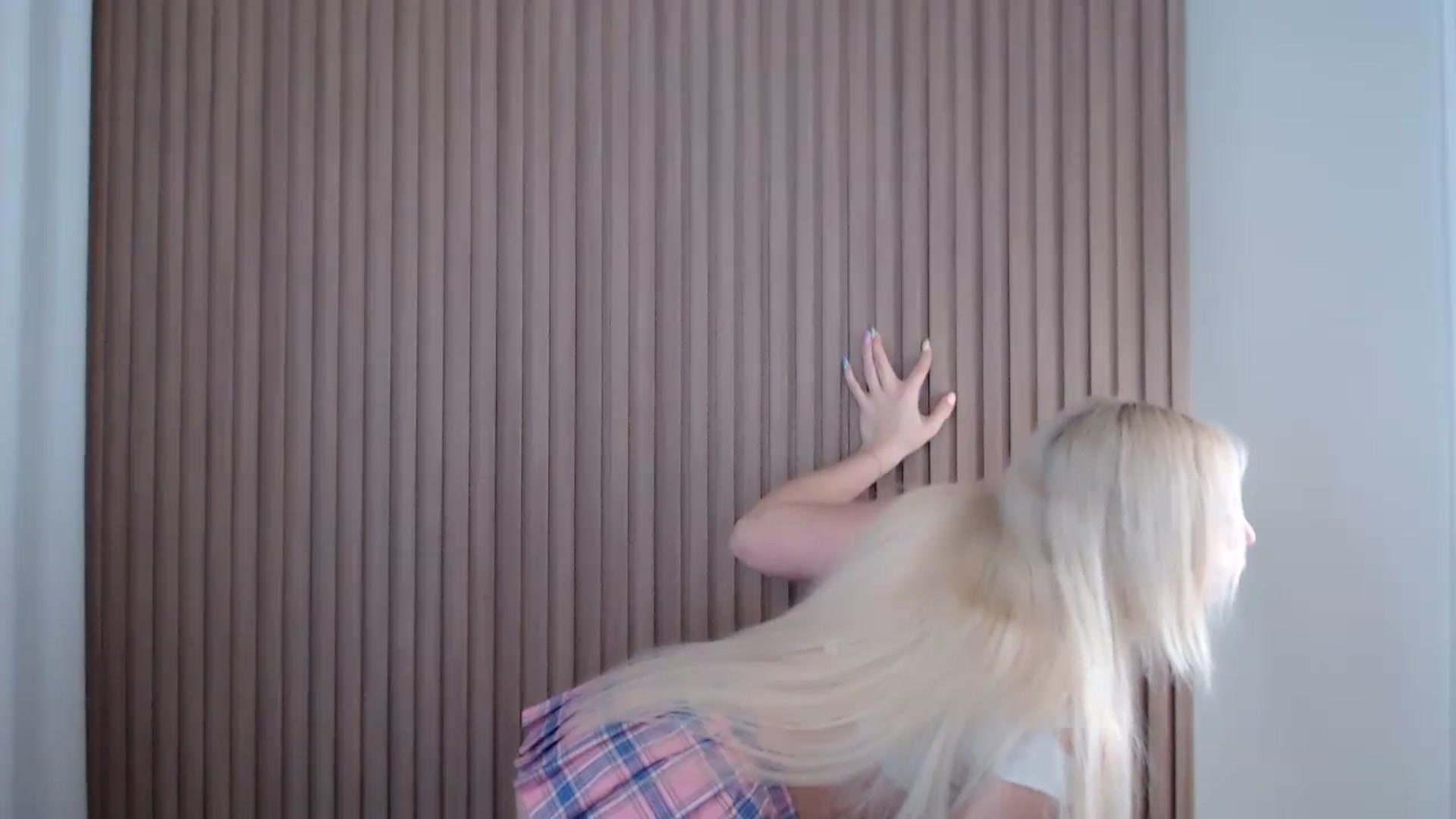 Gallery image thumbnail from Riley_Parks's myfreecams stream on, 04/15/2025, 19:33 image 12 of 20
