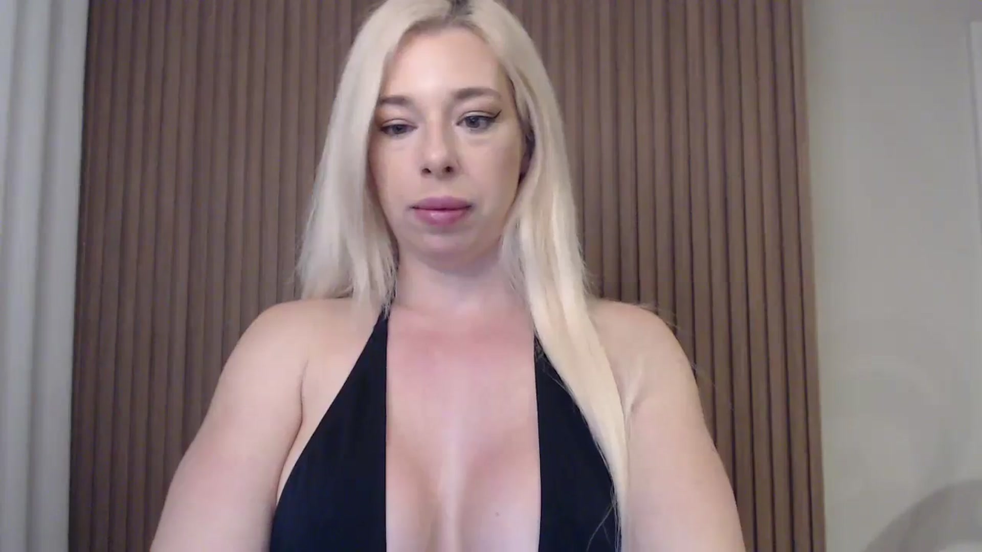 Gallery image thumbnail from Riley_Parks's myfreecams stream on, 04/16/2025, 09:56 image 14 of 20