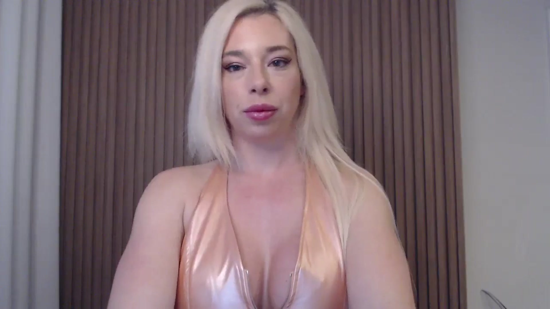 Gallery image thumbnail from Riley_Parks's myfreecams stream on, 04/20/2025, 10:31 image 19 of 20